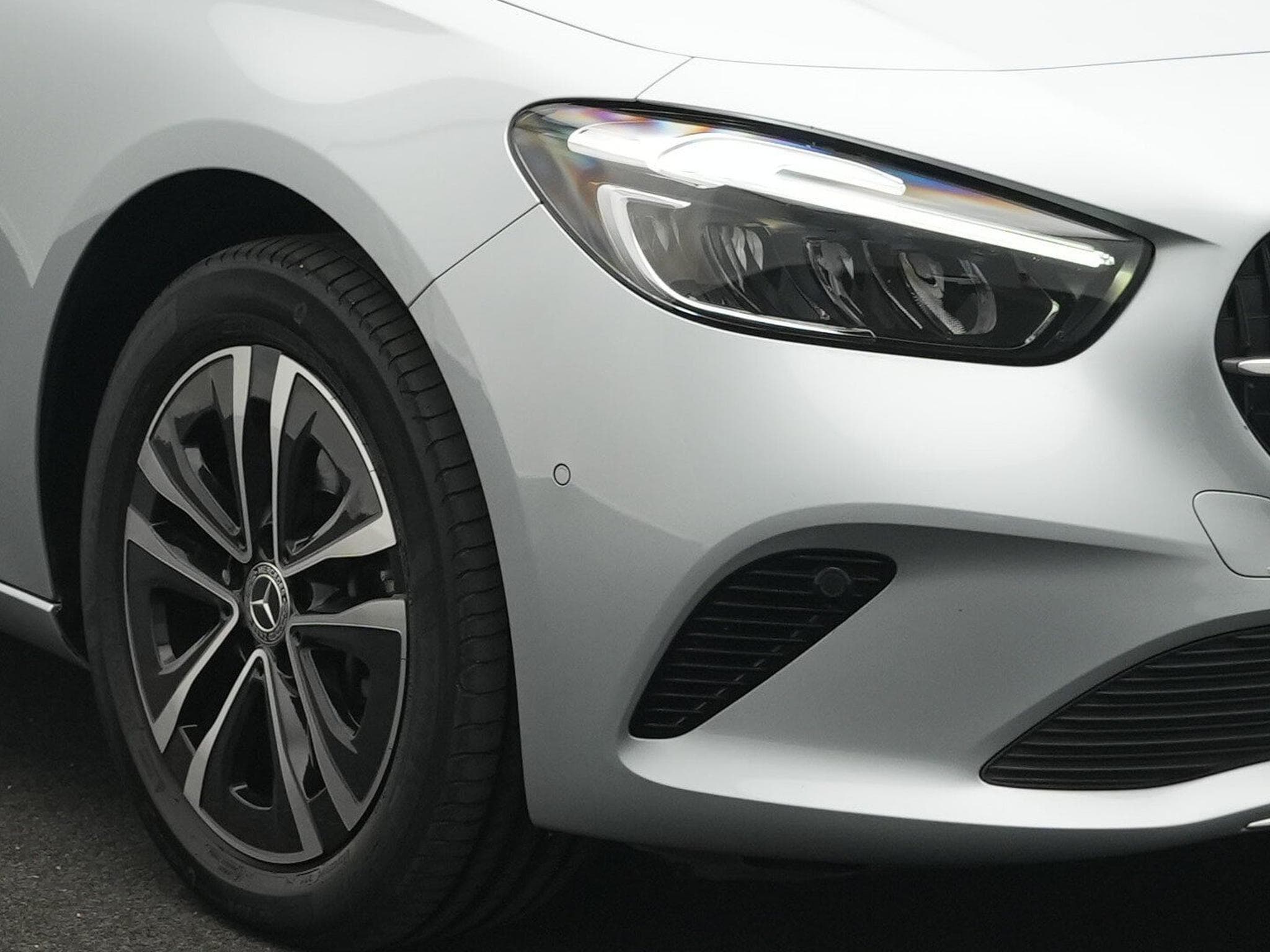 Mercedes B 250 e LED+Kamera+EasyPack+MBUX (2024) - Foto 9