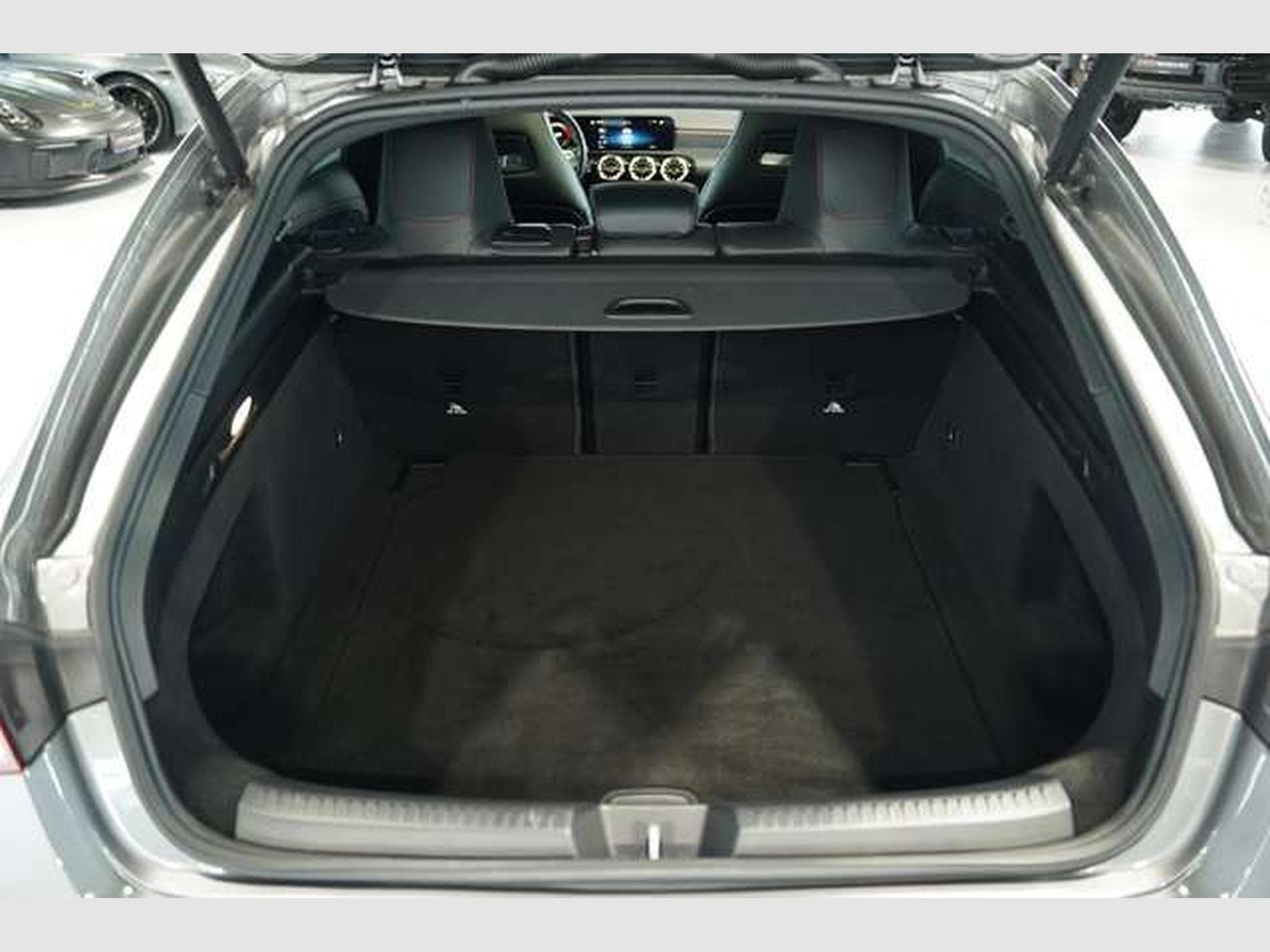 Mercedes CLA 200 AMG Line 1H *19*Pano*ACC (2023) - Photo 42