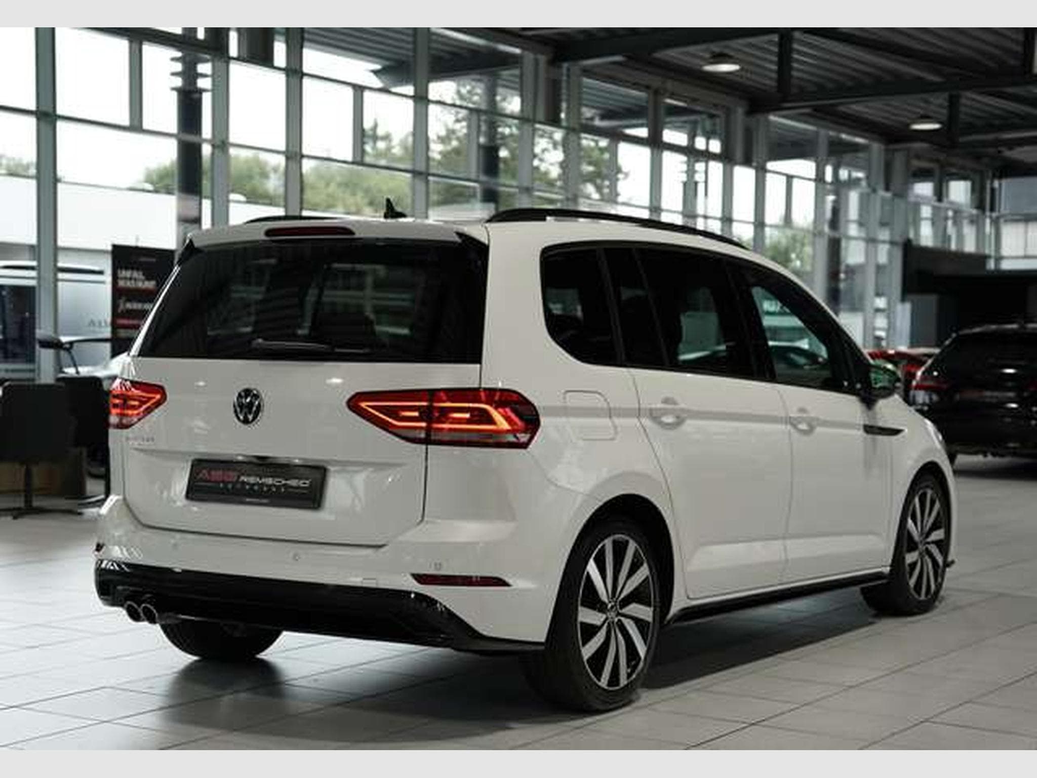 VW Touran R Line *ACC *Pano *Standhzg *AHK *Kamera (2021) - Photo 8