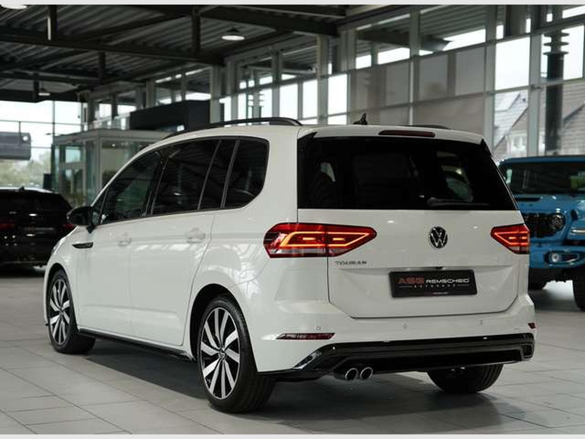 VW Touran R Line *ACC *Pano *Standhzg *AHK *Kamera (2021) - Photo 10