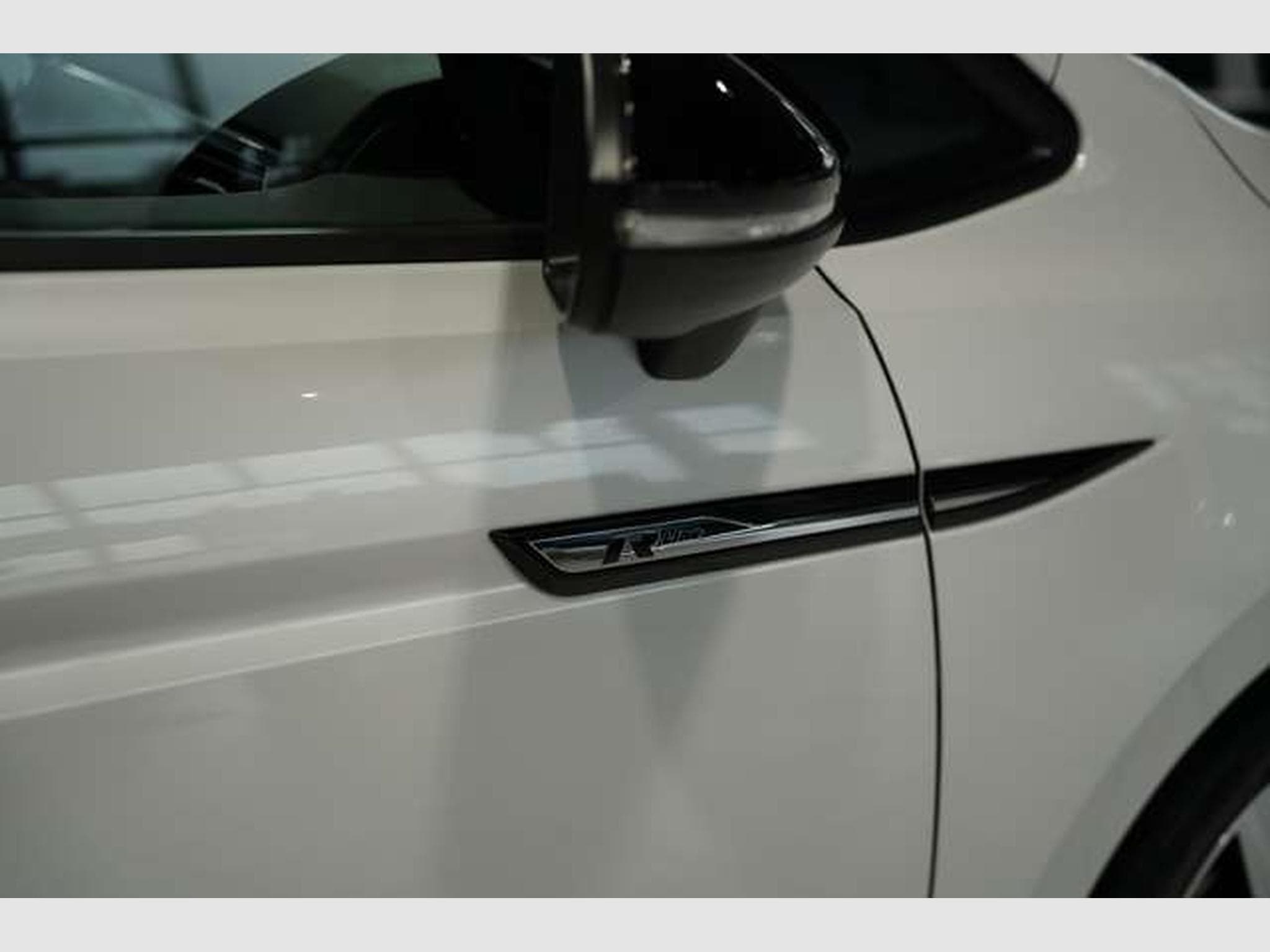 VW Touran R Line *ACC *Pano *Standhzg *AHK *Kamera (2021) - Photo 12