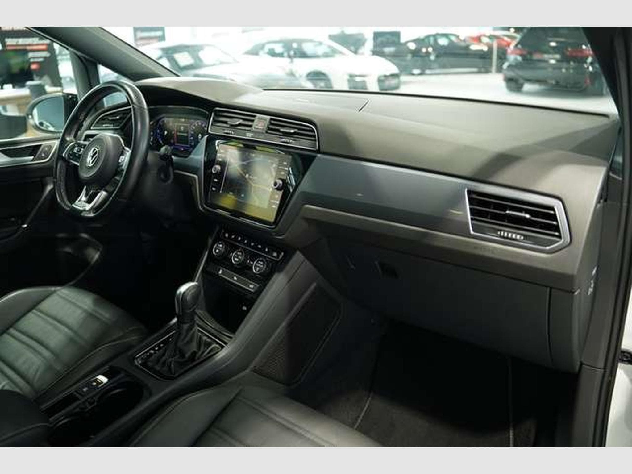 VW Touran R Line *ACC *Pano *Standhzg *AHK *Kamera (2021) - Photo 18