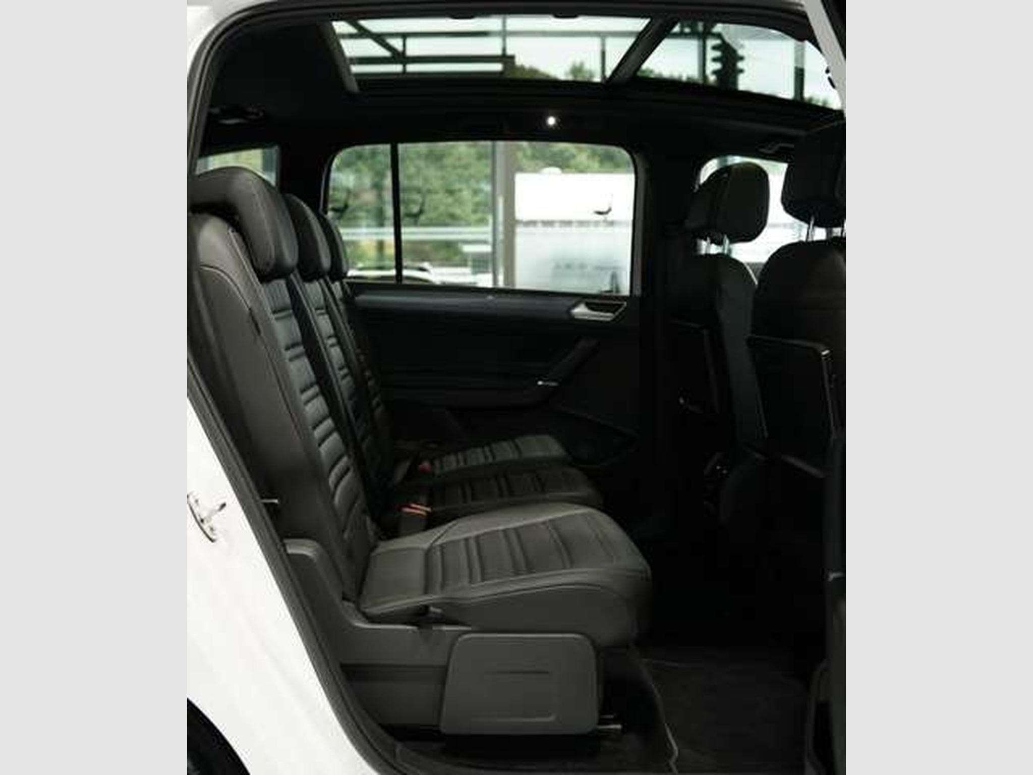 VW Touran R Line *ACC *Pano *Standhzg *AHK *Kamera (2021) - Photo 21