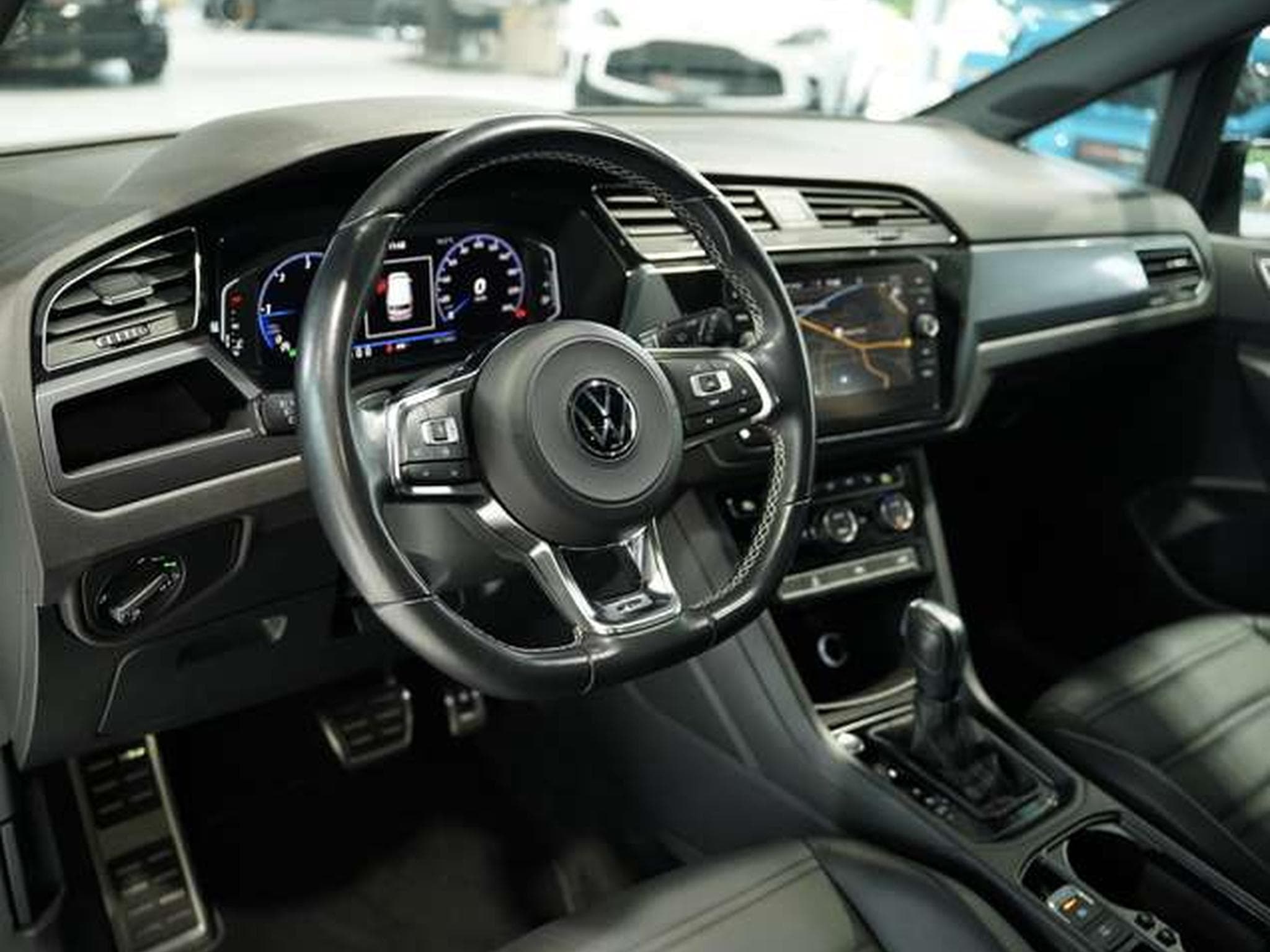 VW Touran R Line *ACC *Pano *Standhzg *AHK *Kamera (2021) - Photo 26