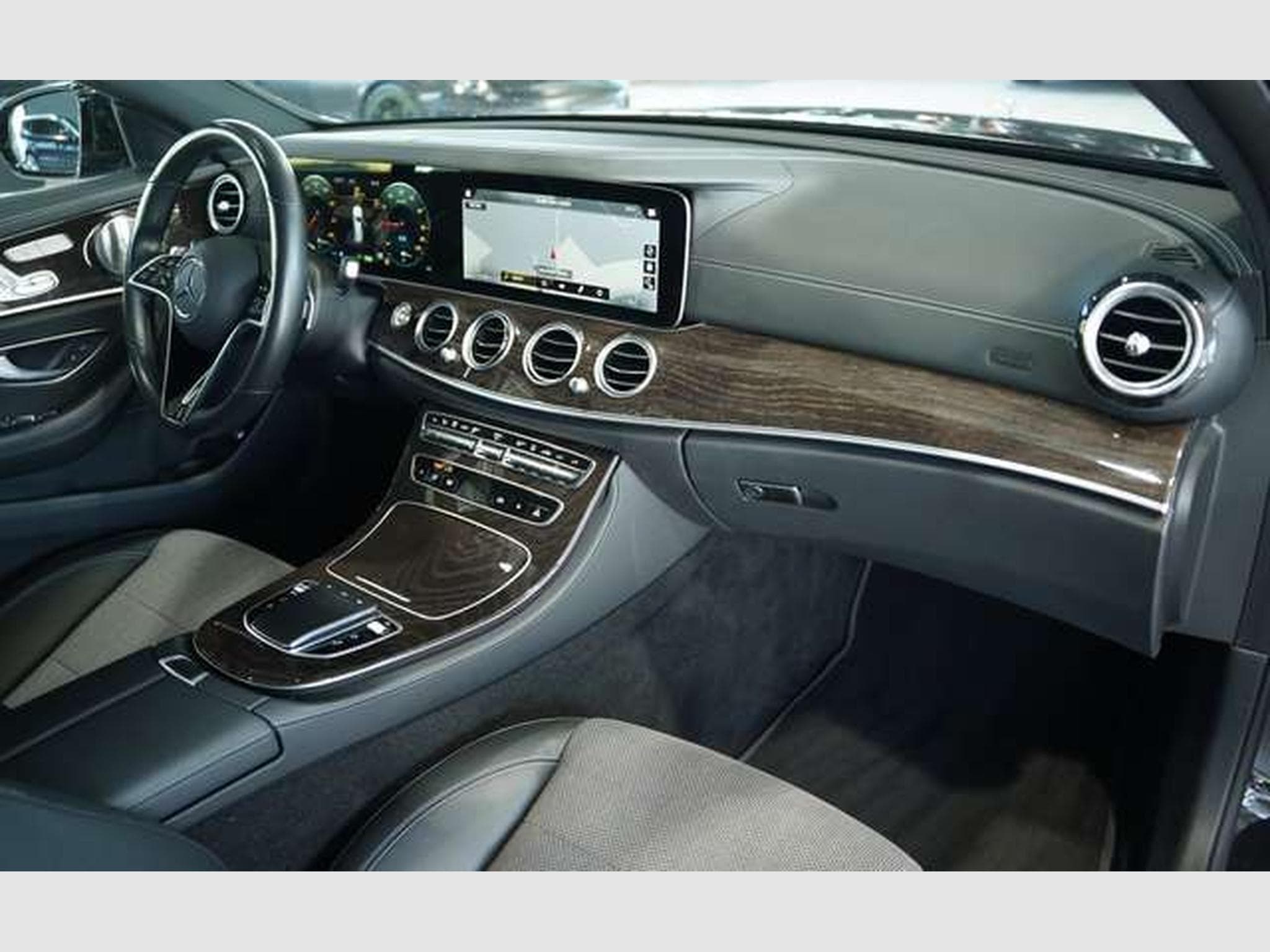 Mercedes E 300 de T Avantgarde 1.H *Pano *HUD *BURM *360° (2021) - Photo 16