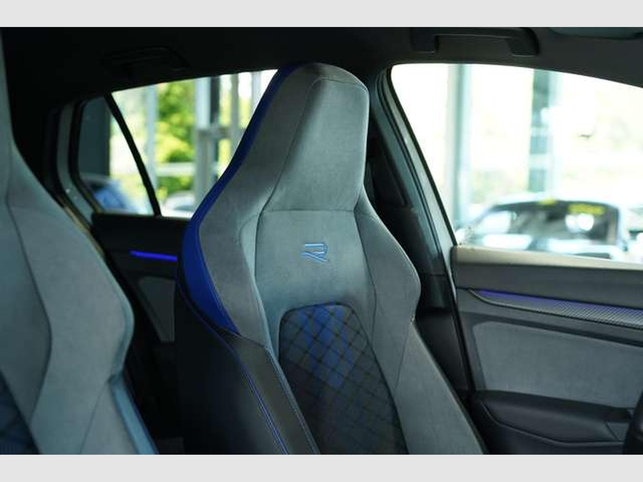 VW Golf R 4M Performance *2.H *19 *AKRA*Matrix*H&K (2022) - Photo 20