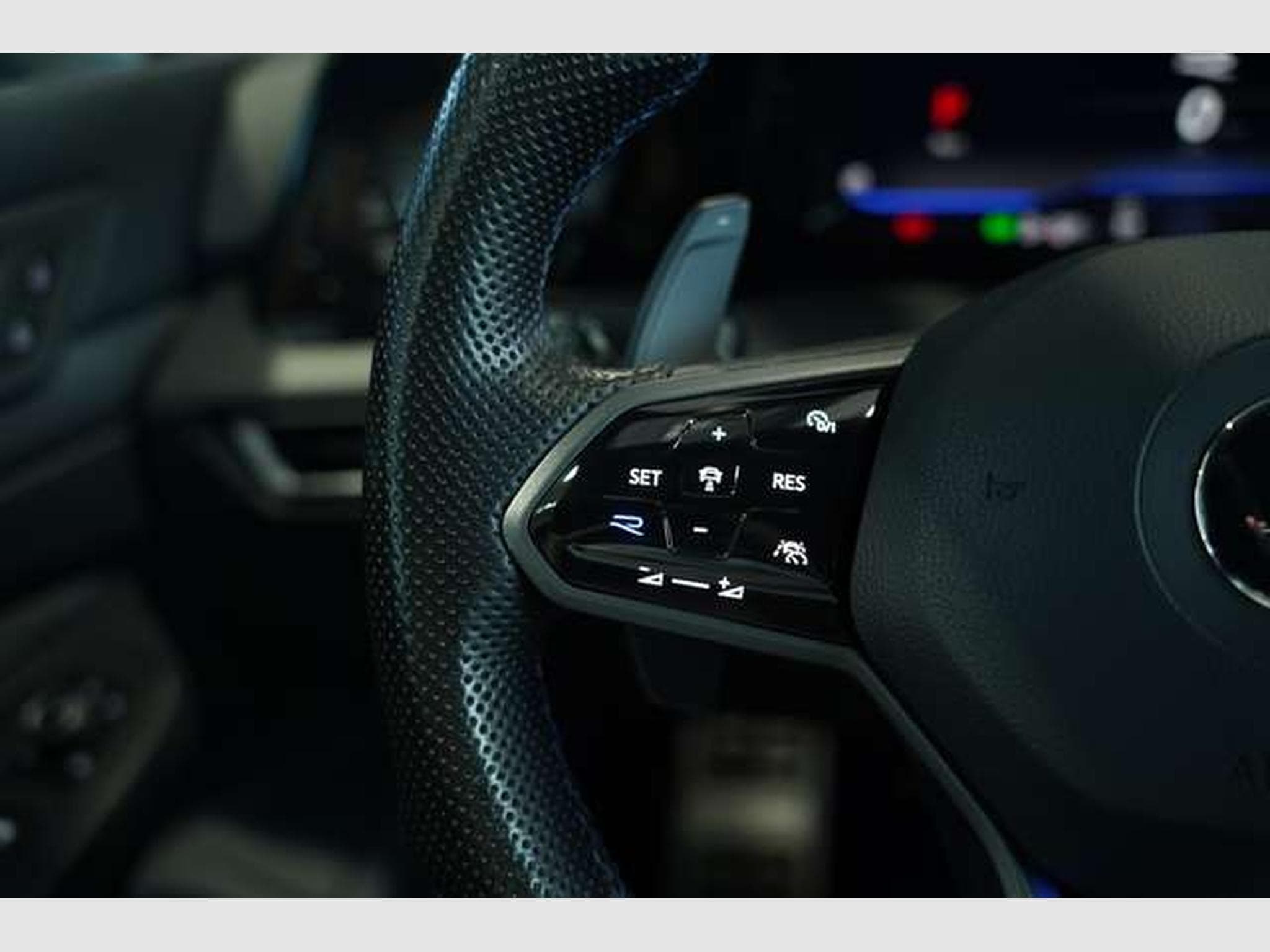VW Golf R 4M Performance *2.H *19 *AKRA*Matrix*H&K (2022) - Photo 42
