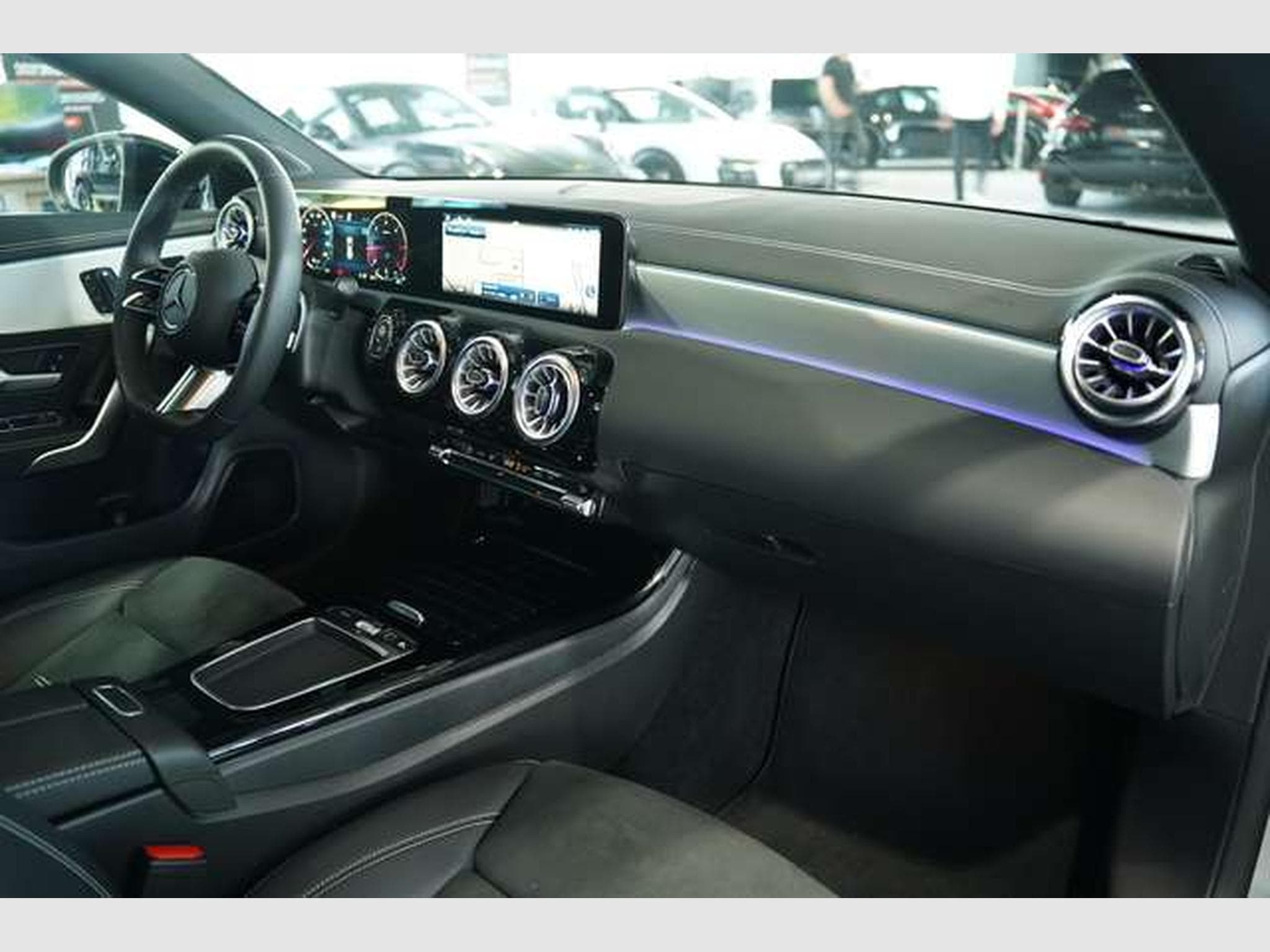 Mercedes CLA 200 d AMG Line 1H *Pano *Memo (2025) - Photo 18