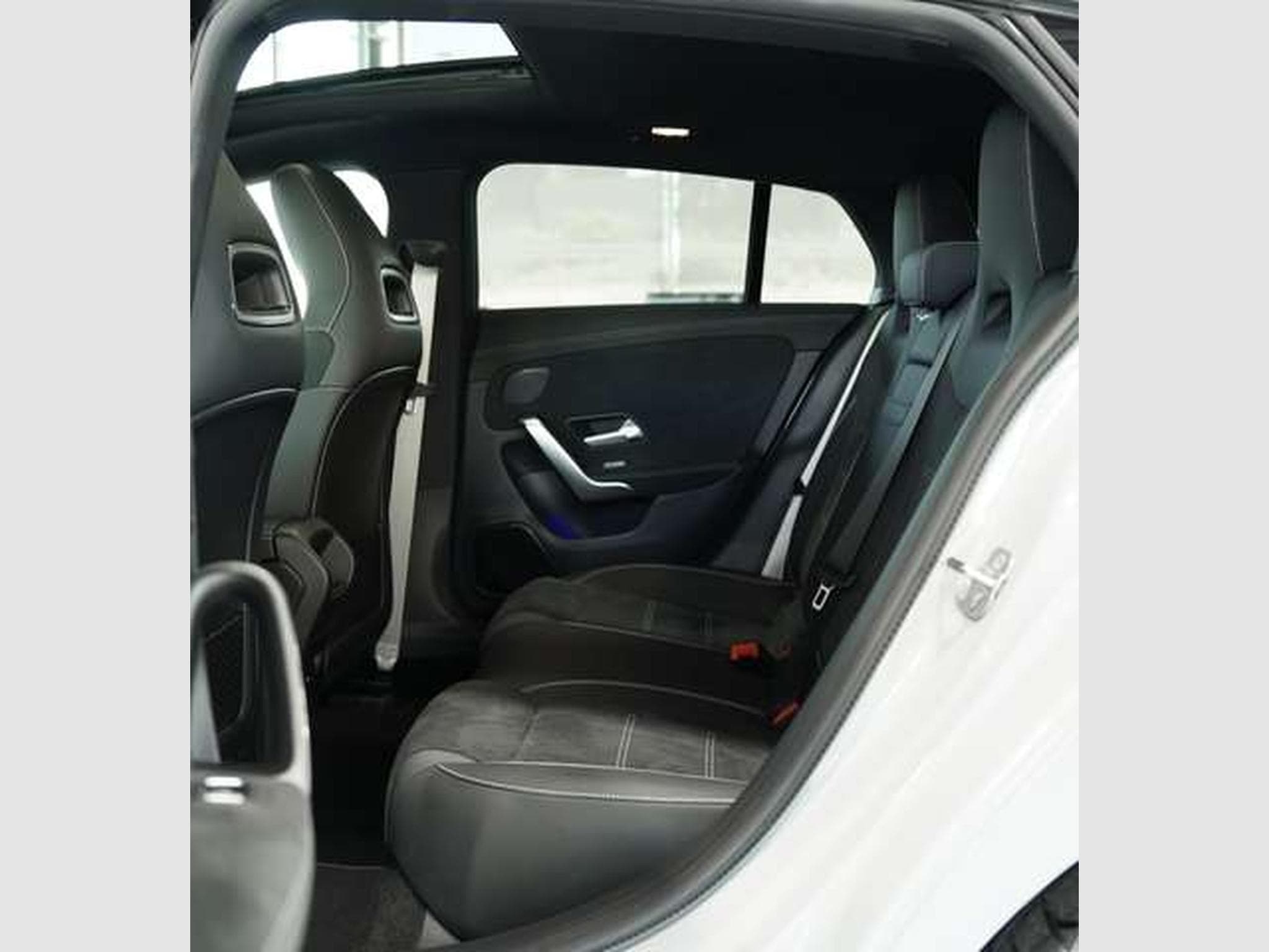 Mercedes CLA 200 d AMG Line 1H *Pano *Memo (2025) - Photo 24