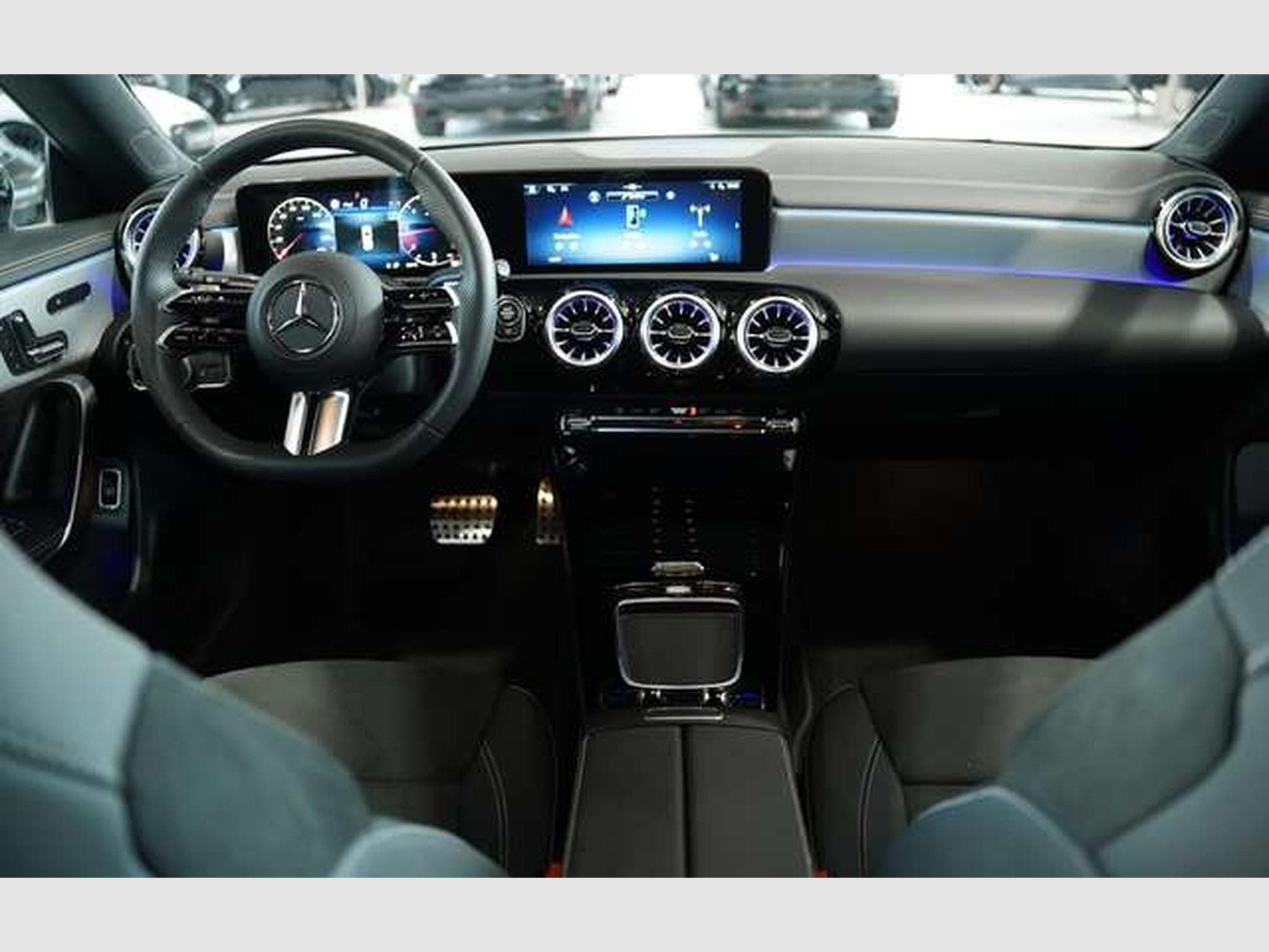 Mercedes CLA 200 d AMG Line 1H *Pano *Memo (2025) - Photo 43