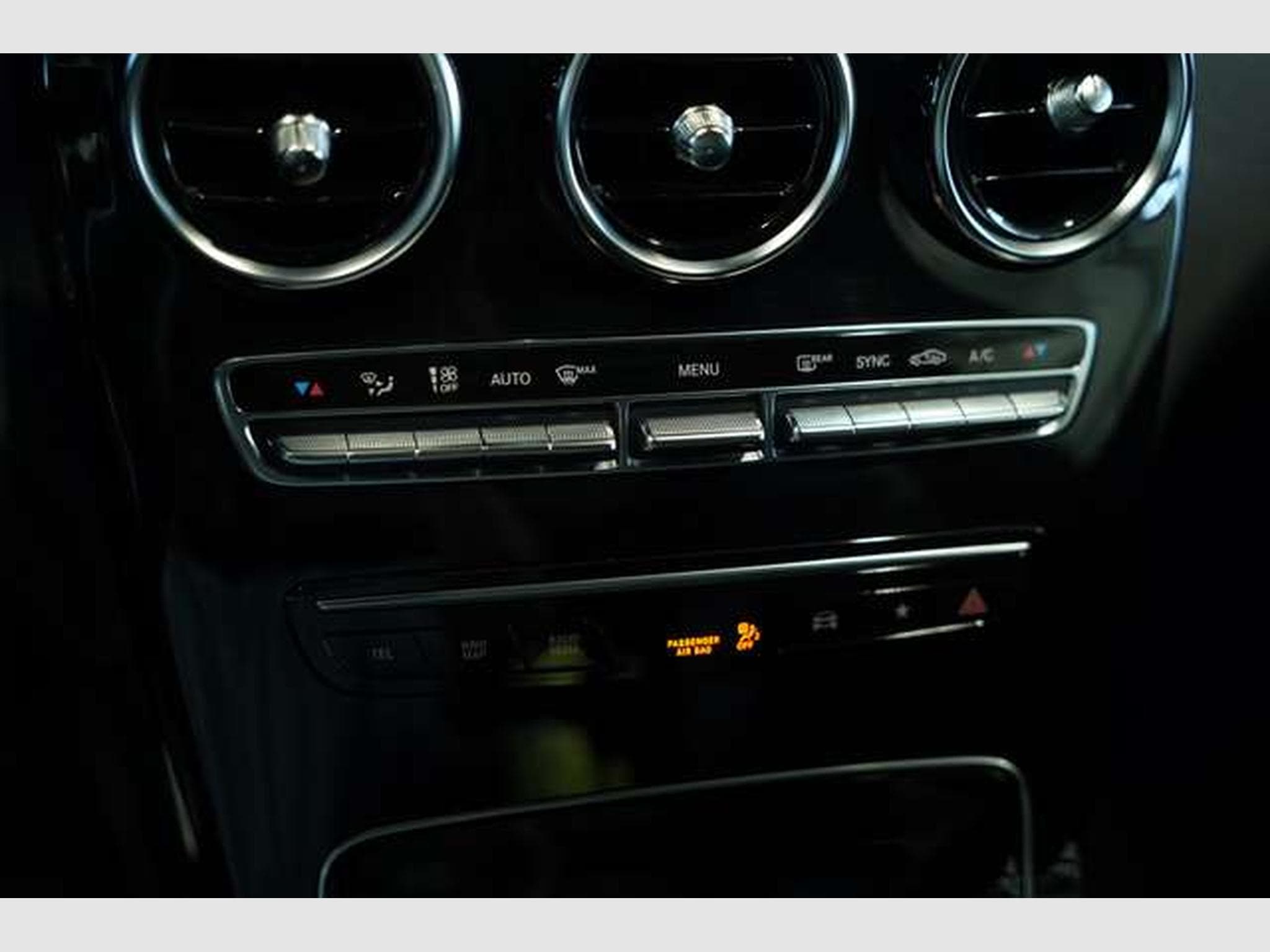 Mercedes GLC 300 4M AMG Line *2.H *Pano *MwSt *Night *AHK (2022) - Photo 29