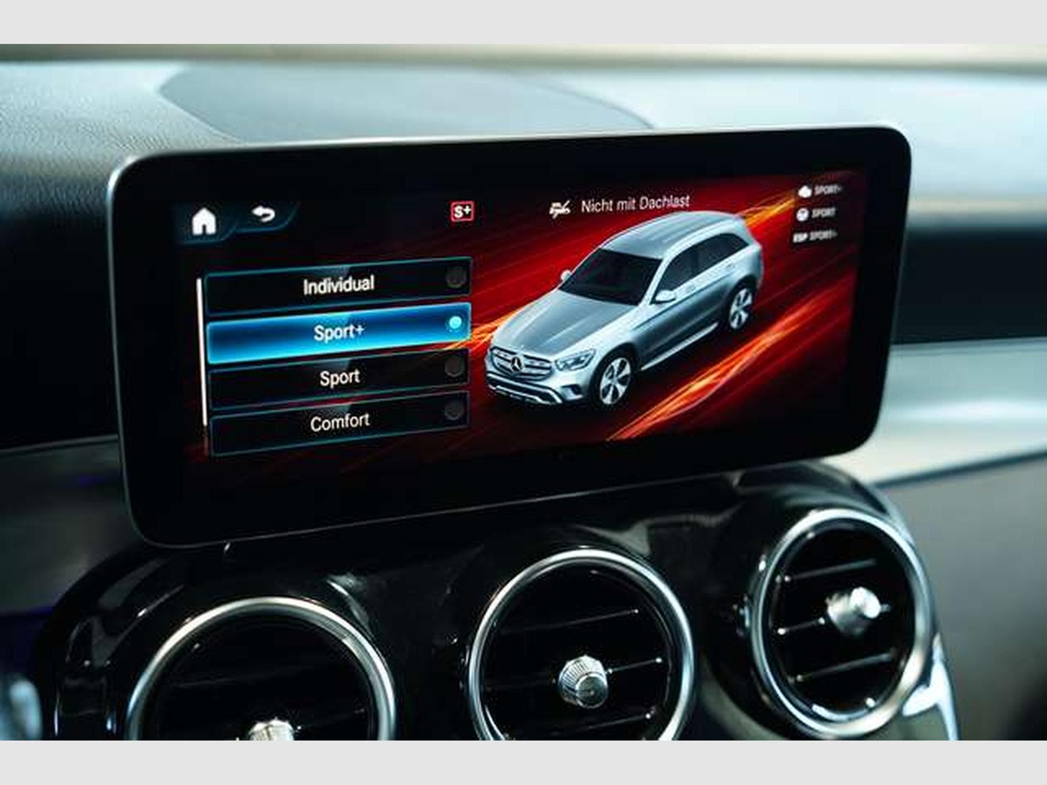 Mercedes GLC 300 4M AMG Line *2.H *Pano *MwSt *Night *AHK (2022) - Photo 36