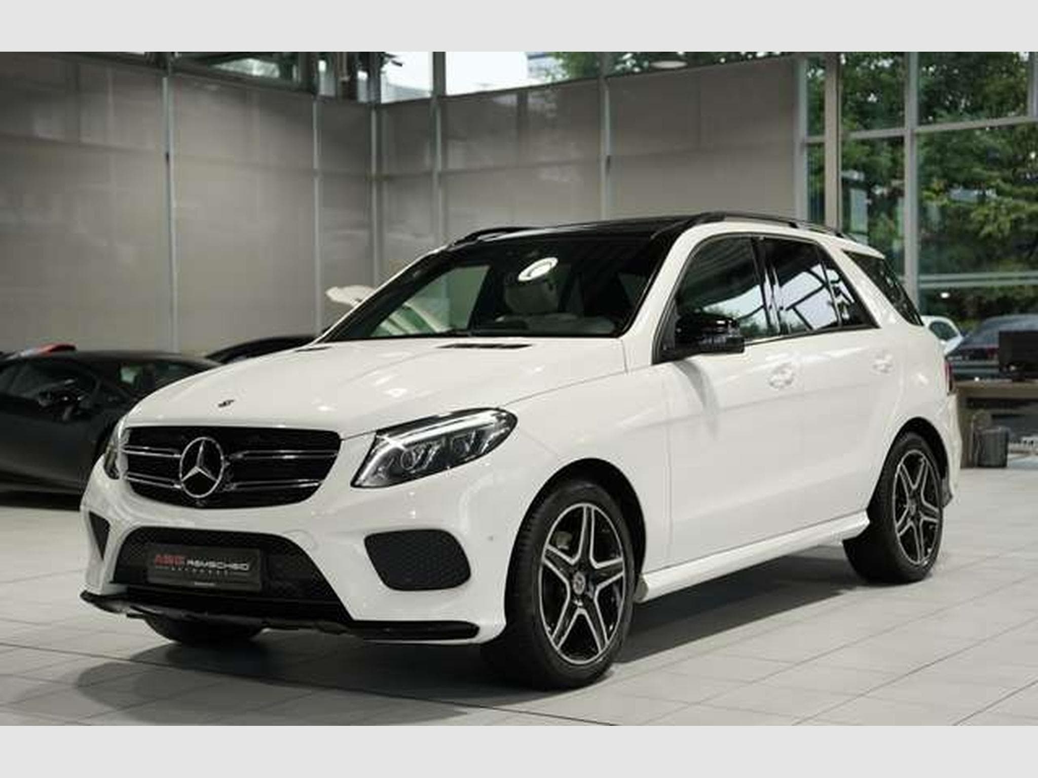 Mercedes GLE 350 d 4M 9G-Tr. AMG Line *Pano *Luft *HK * (2017) - Photo 4