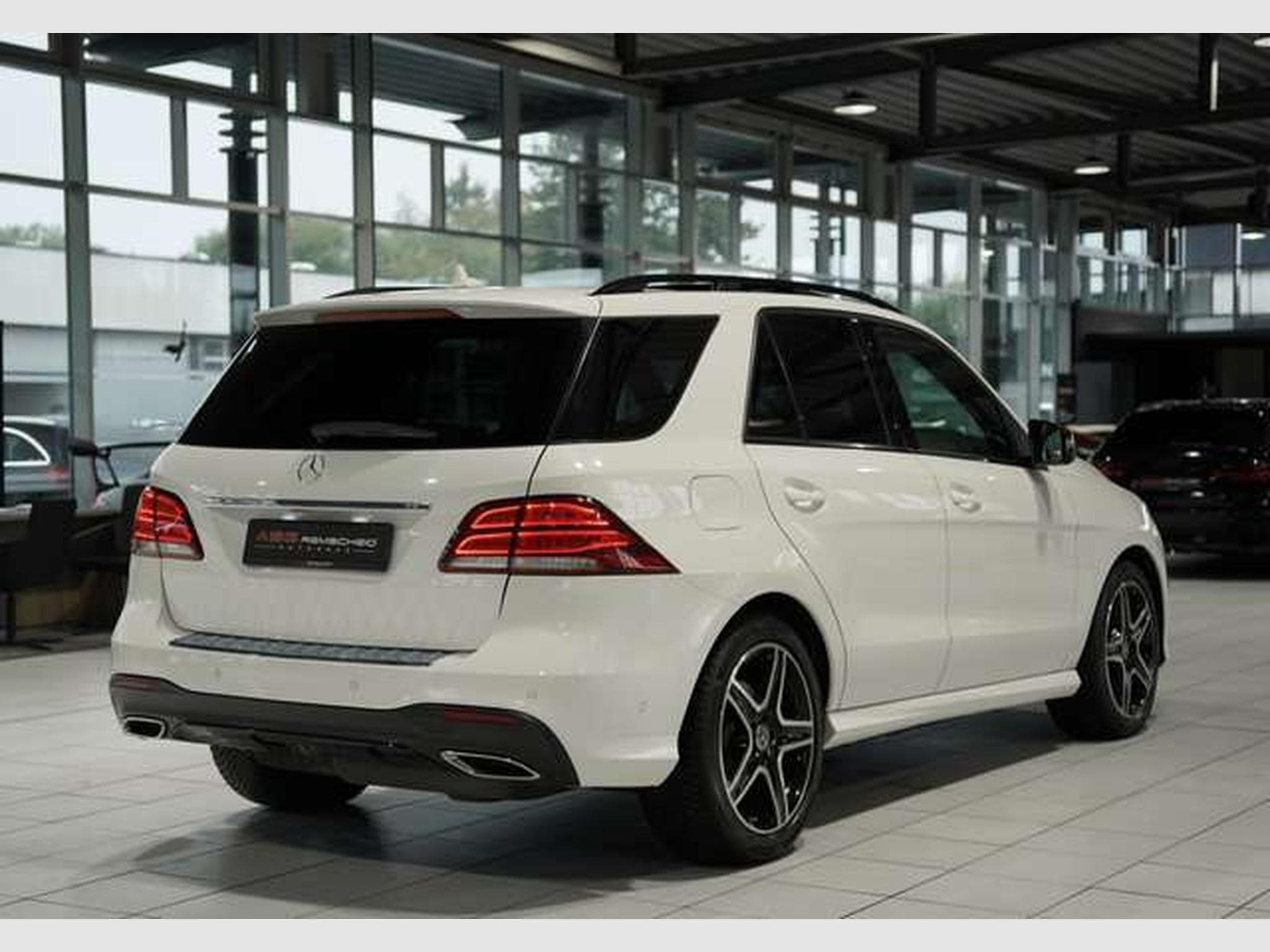 Mercedes GLE 350 d 4M 9G-Tr. AMG Line *Pano *Luft *HK * (2017) - Photo 7