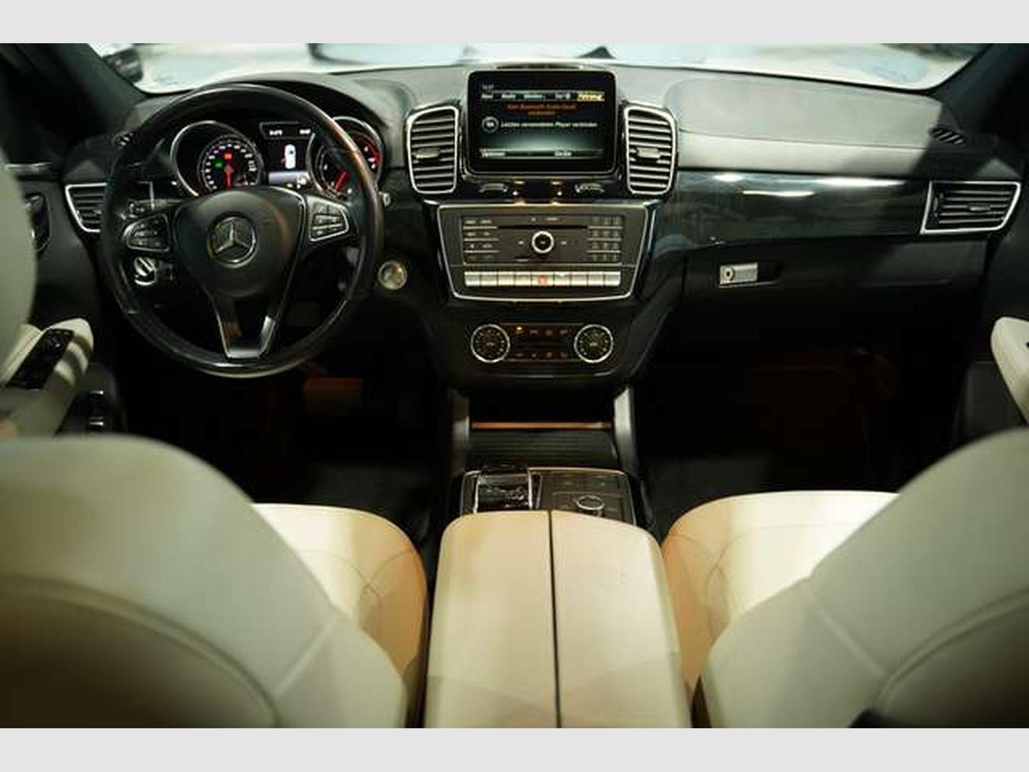 Mercedes GLE 350 d 4M 9G-Tr. AMG Line *Pano *Luft *HK * (2017) - Photo 33