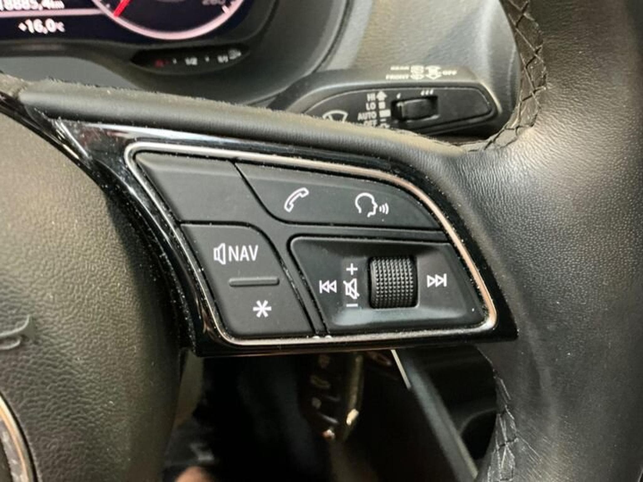 Audi Q2 Advanced 35 TFSI 150cv S TRONIC/ INFOTAINMENT/ PARK ASSIST (2023) - Photo 8