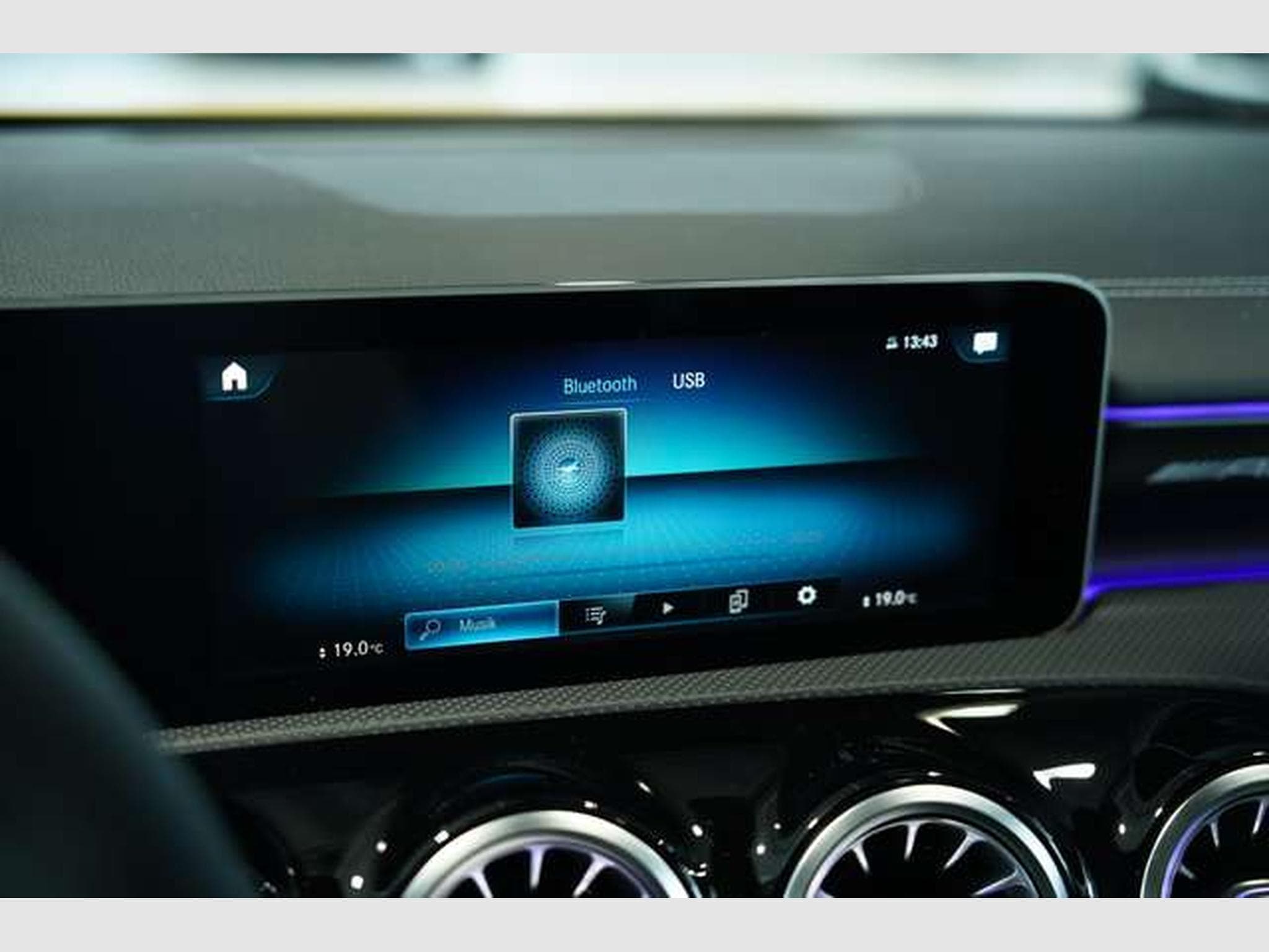 Mercedes CLA 45 AMG S 4M *2.H *Schale*Pano (2020) - Photo 44