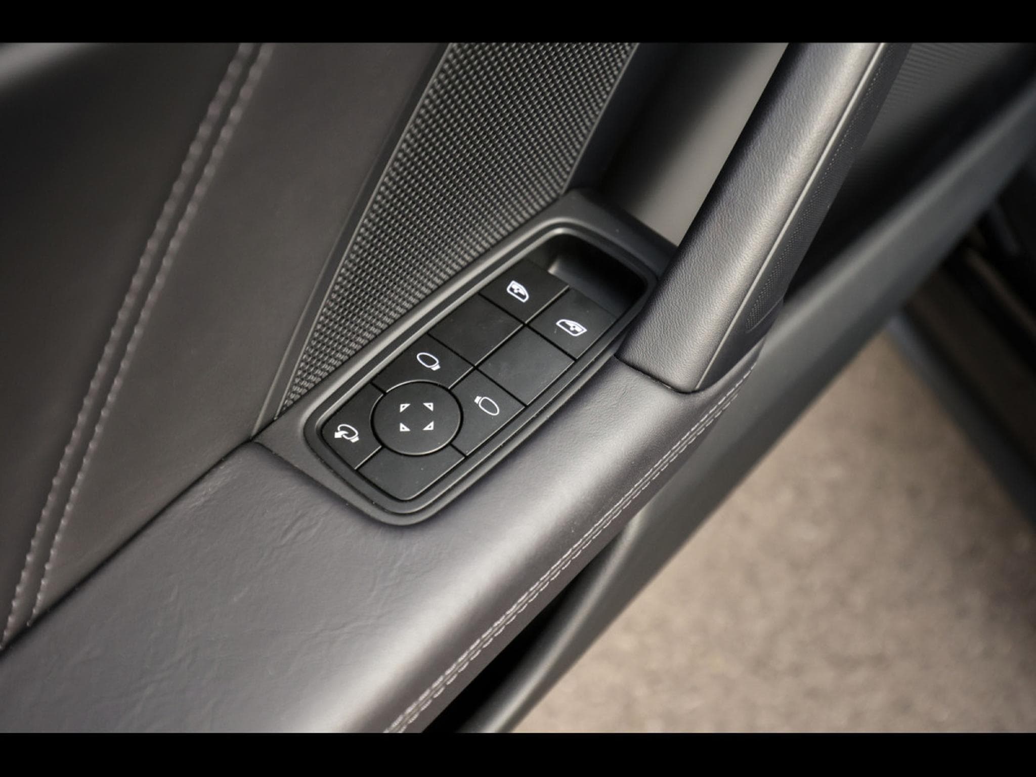 Porsche 911 .1 911 TURBO S COUPE PDK - EXCLUSIVE MANUFAKTUR (2024) - Photo 17