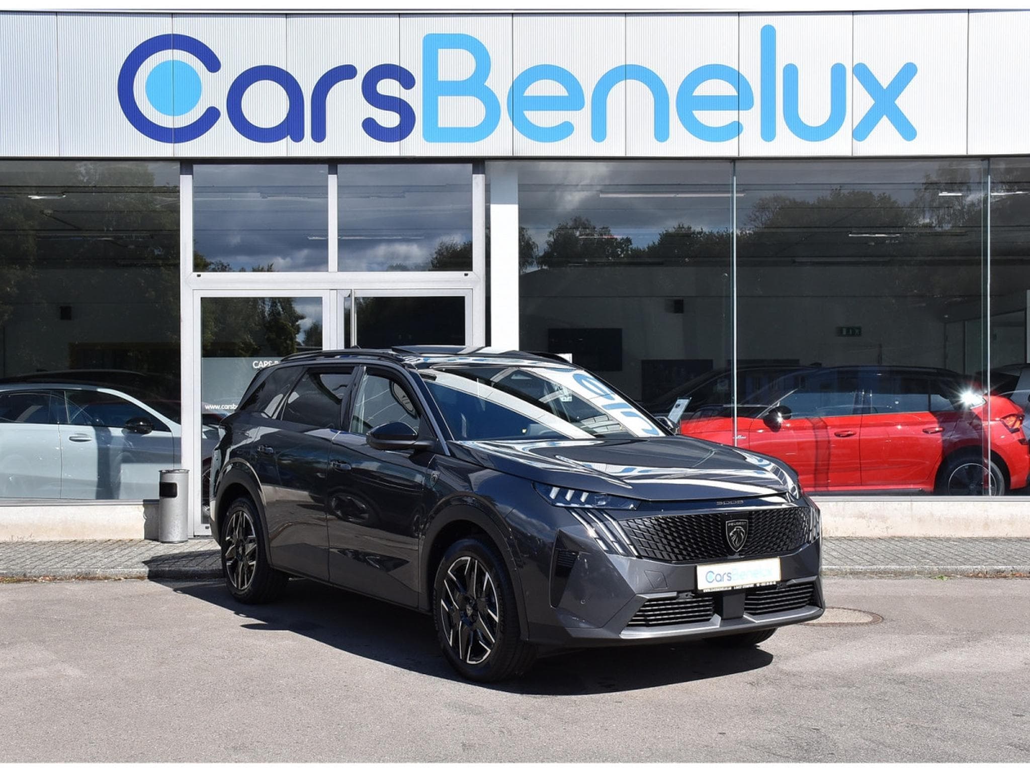 Peugeot 5008 Hybrid 145 GT Exclusive e-DCS6 PANO ACC CAM360 NEUF (2026) - Foto 1