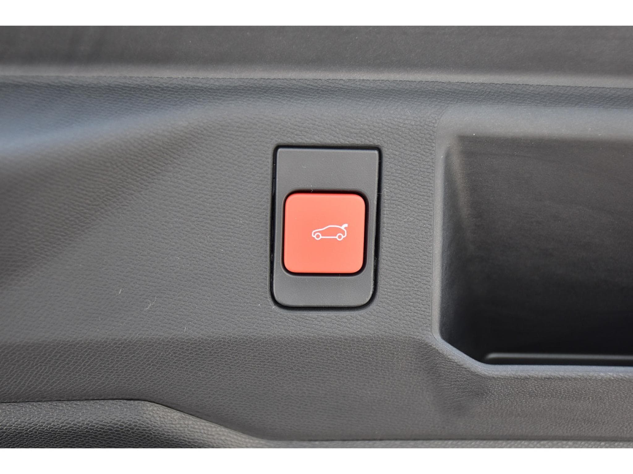 Peugeot 5008 Hybrid 145 GT Exclusive e-DCS6 PANO ACC CAM360 NEUF (2026) - Foto 24
