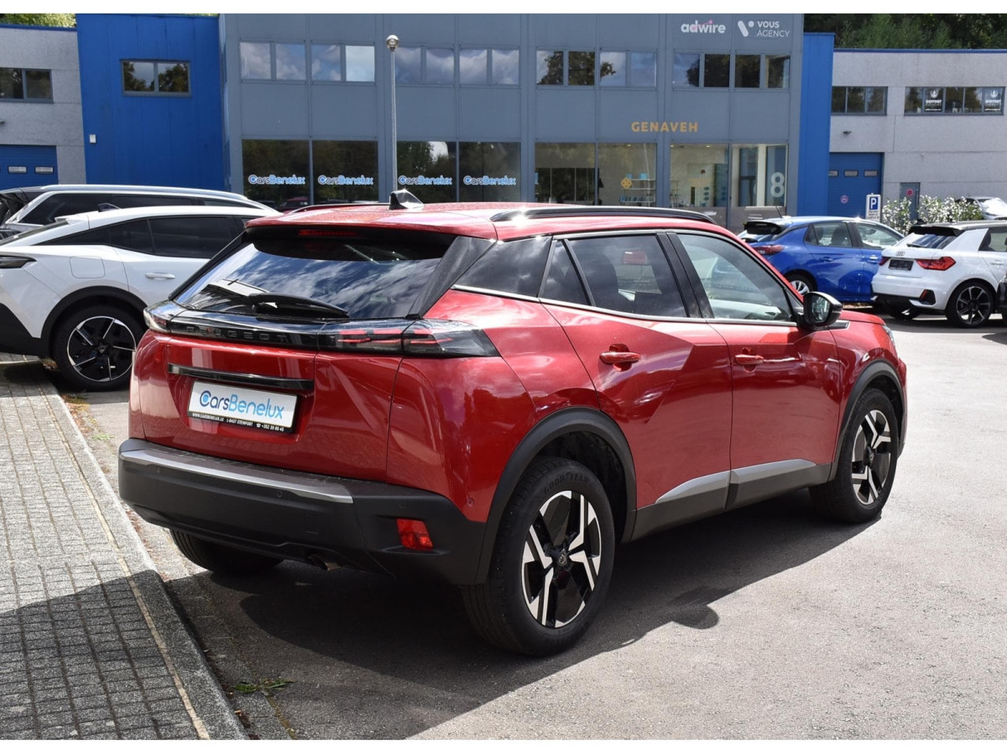 Peugeot 2008 1.2 Allure ACC GPS LANE SIDE REGUL CAM 360 1° MAIN (2025) - Foto 4