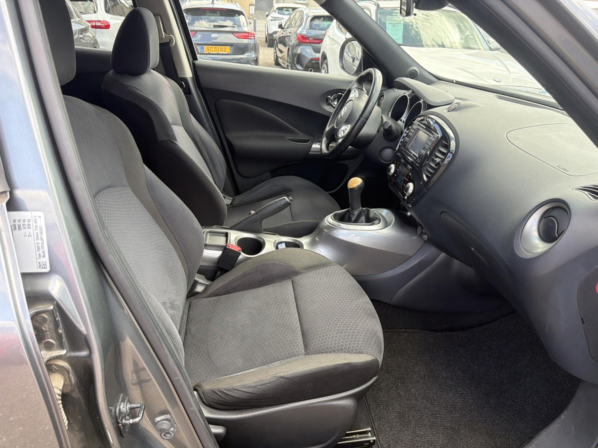 Nissan Juke 1.6 2WD 116CV (2011) - Foto 9