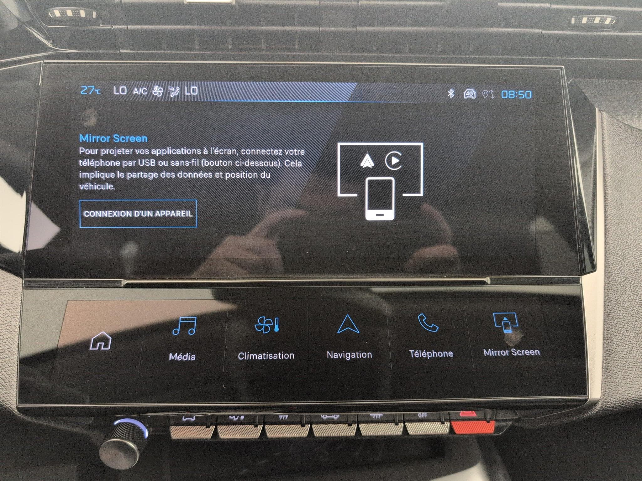 Peugeot 308 Hybrid 145 e-DCS6 Allure (2025) - Foto 18