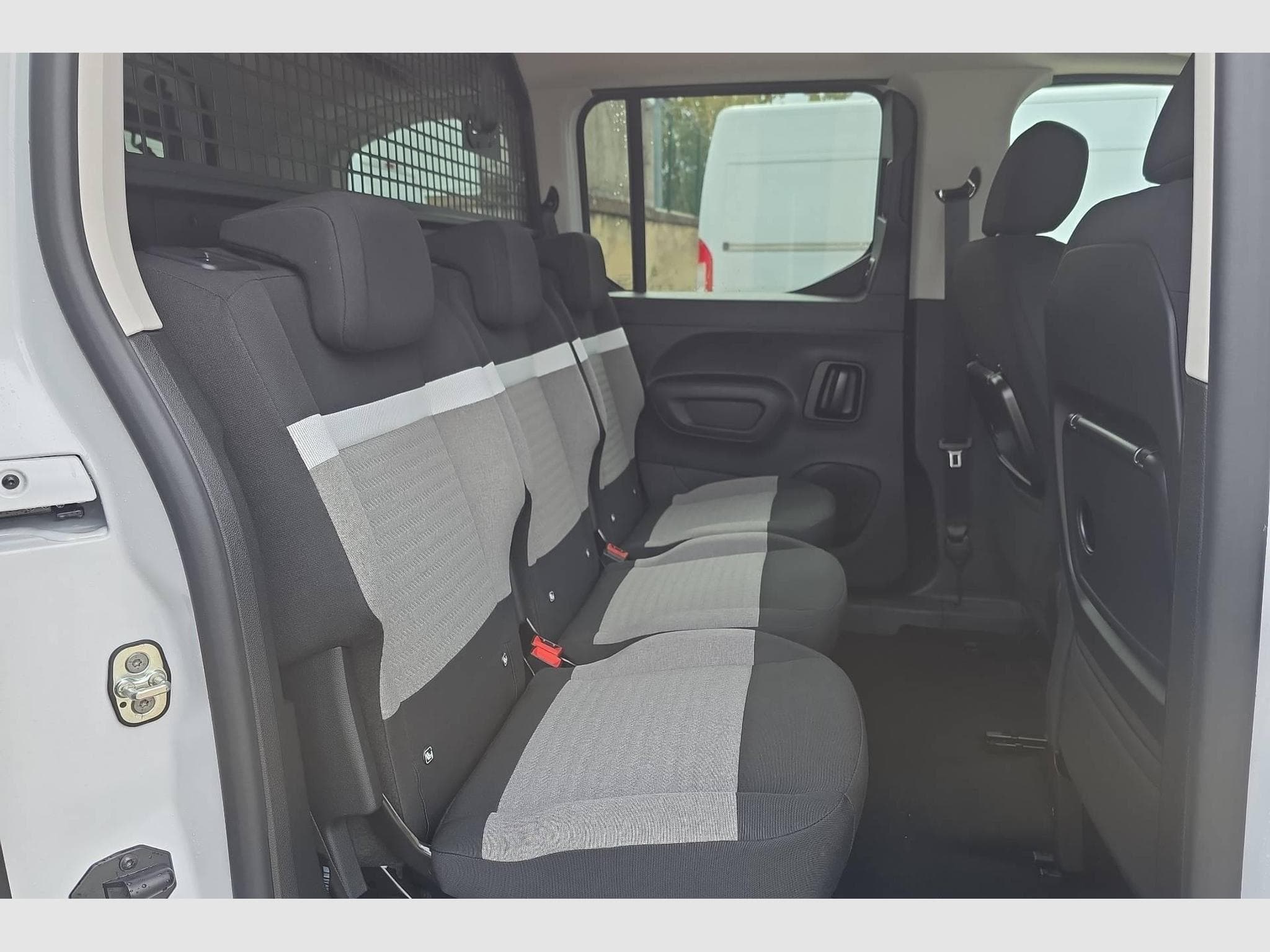 Citroën BERLINGO CABINE APPR CA M BLUEHDI 130 S&S BVM6 (2026) - Photo 10