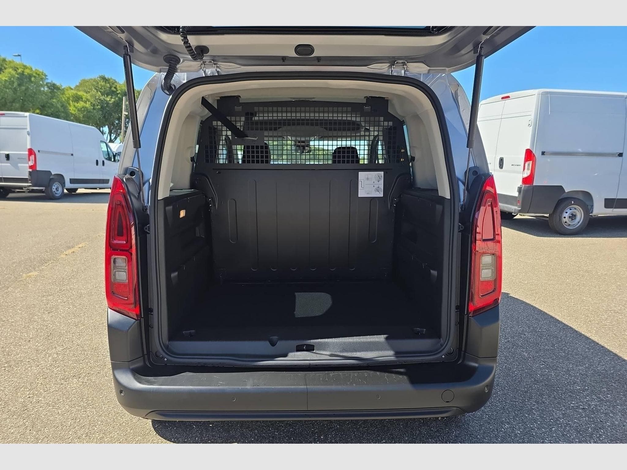 Citroën BERLINGO CABINE APPR CA M BLUEHDI 130 S&S BVM6 (2026) - Photo 11