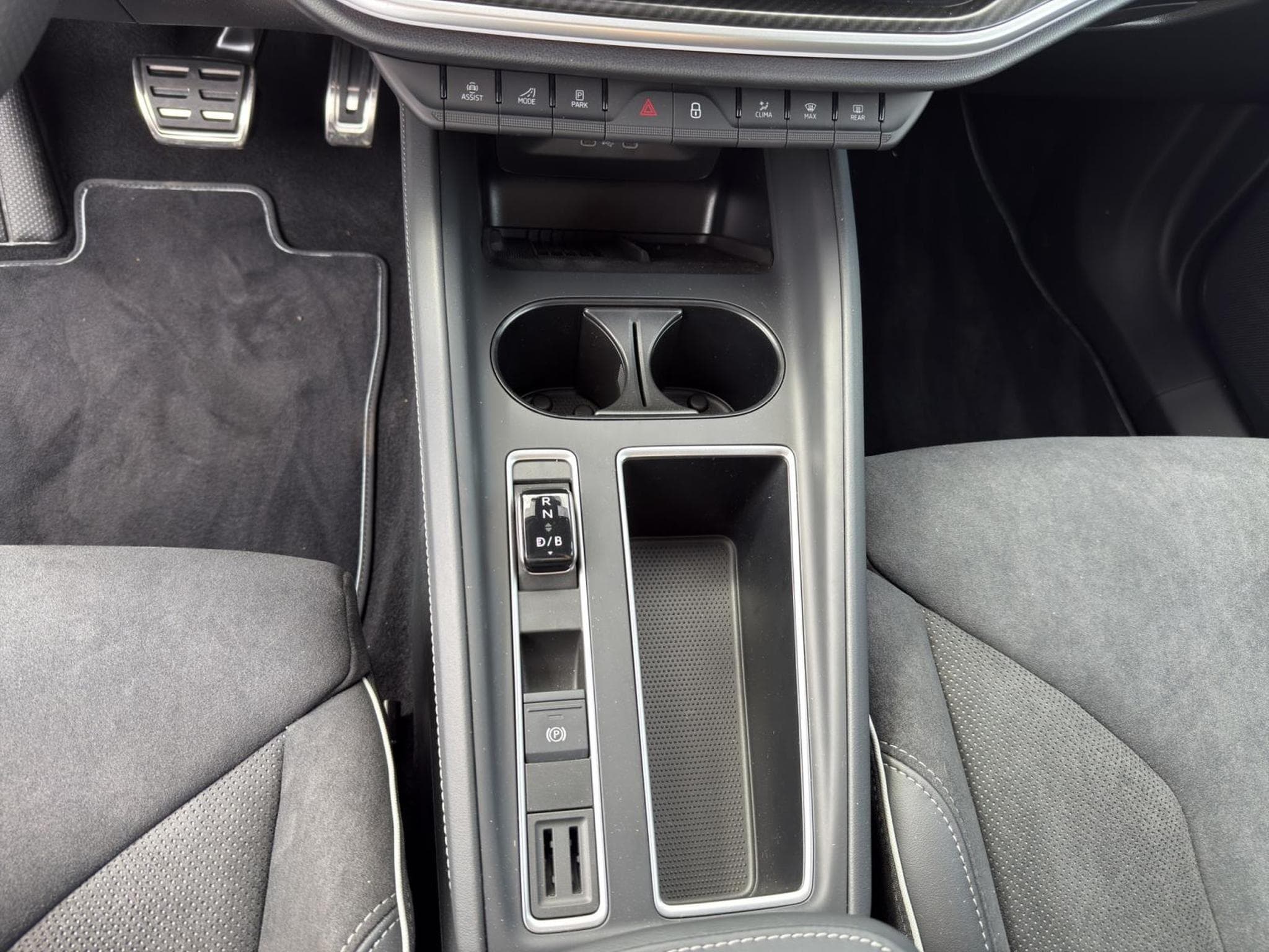 Skoda Enyaq Sportline (2026) - Photo 14