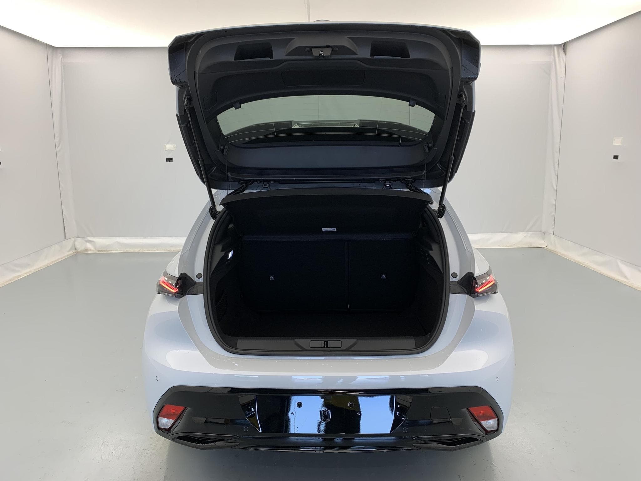 Peugeot 308 HYBRID 145 E-DCS6 ALLURE (2026) - Foto 12