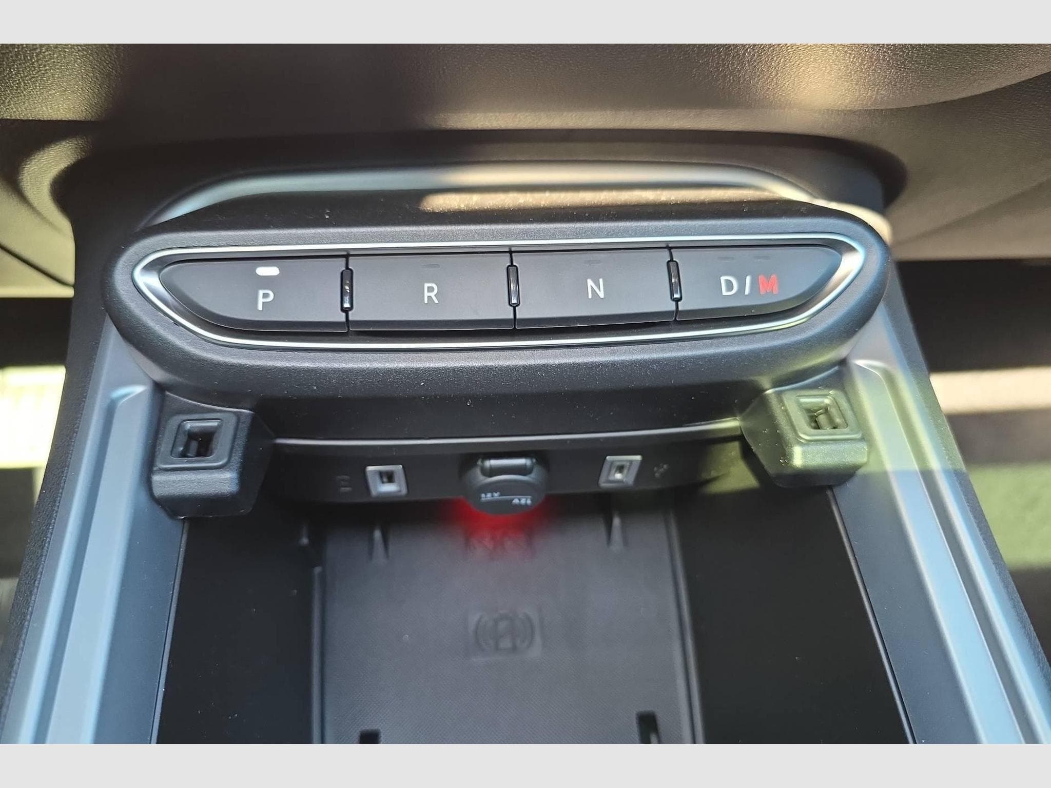 Jeep Avenger 1.2 Turbo T3 110 ch e-Hybrid BVR6 Summit (2025) - Foto 16