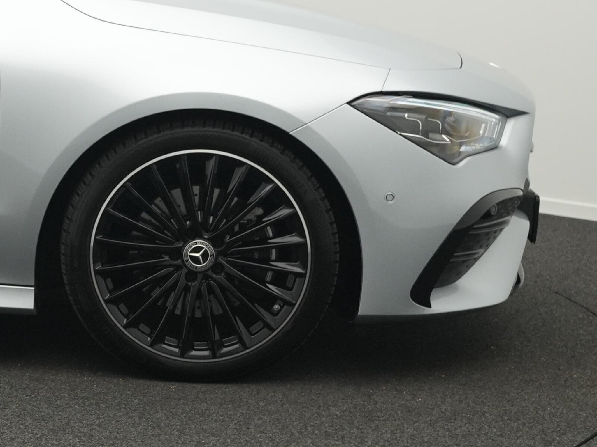 Mercedes CLA 200 AMG-Line Cpe Multi+Kamera+Night+19" (2025) - Photo 8