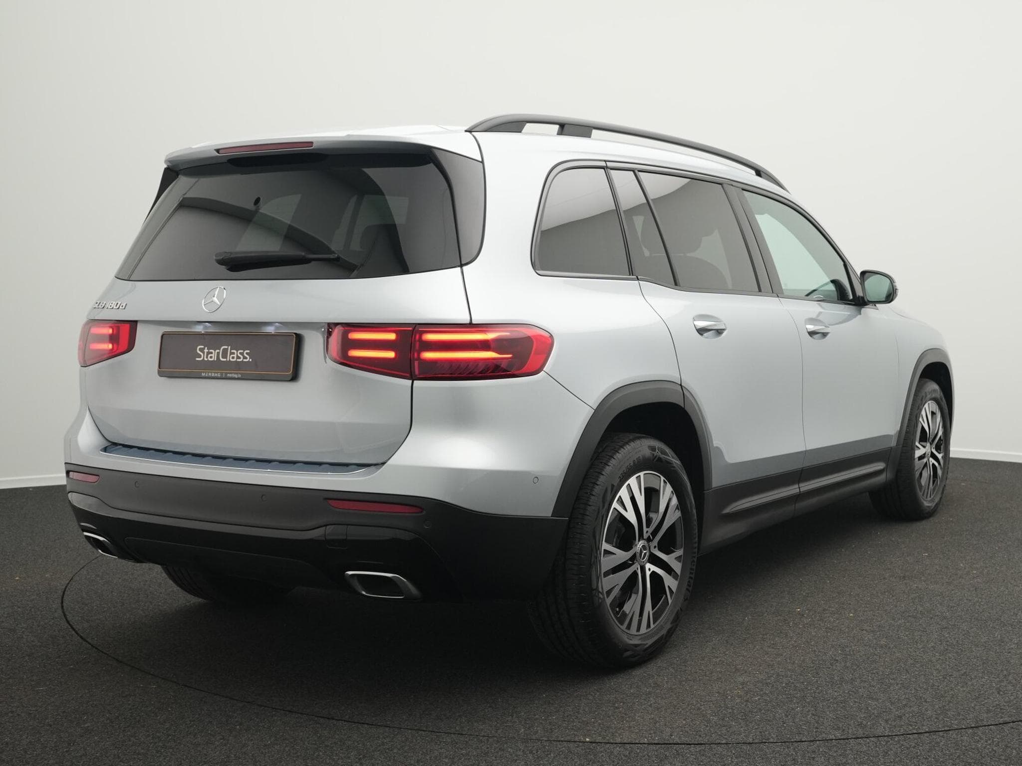 Mercedes GLB 180 d LED+Night+Kamera+EasyPack (2025) - Photo 3