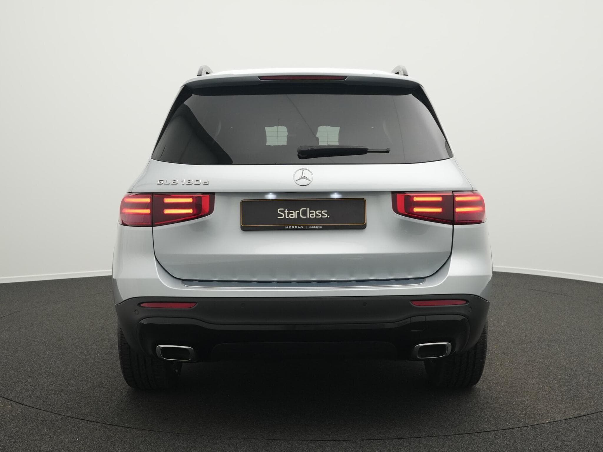 Mercedes GLB 180 d LED+Night+Kamera+EasyPack (2025) - Photo 4