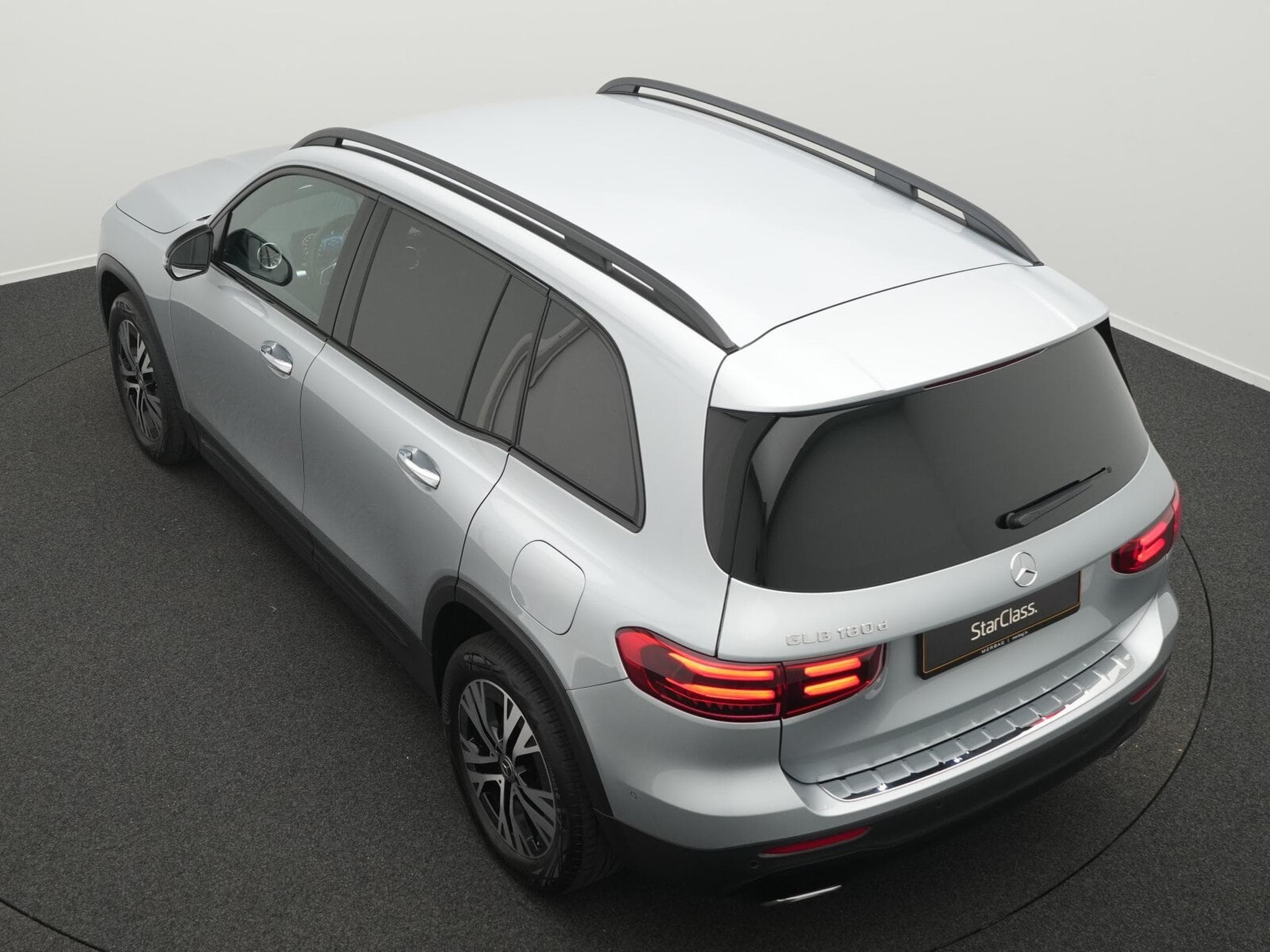 Mercedes GLB 180 d LED+Night+Kamera+EasyPack (2025) - Photo 13