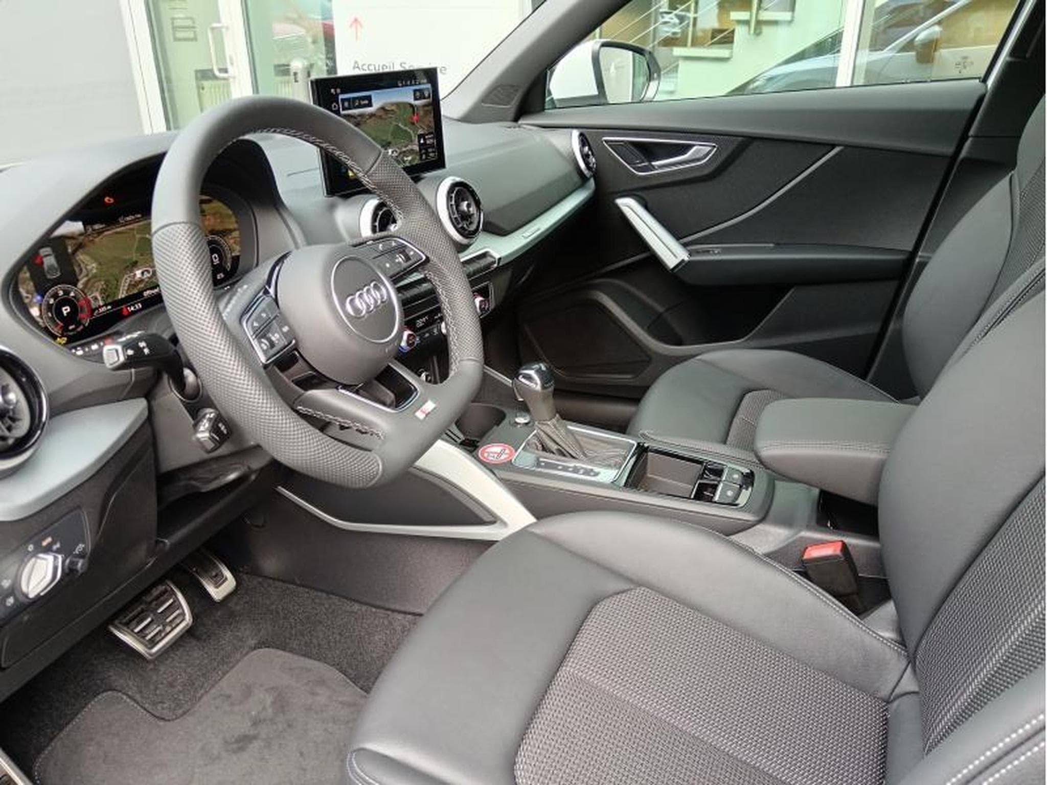 Audi Q2 S-line 35 TDI s-tronic (2024) - Photo 9