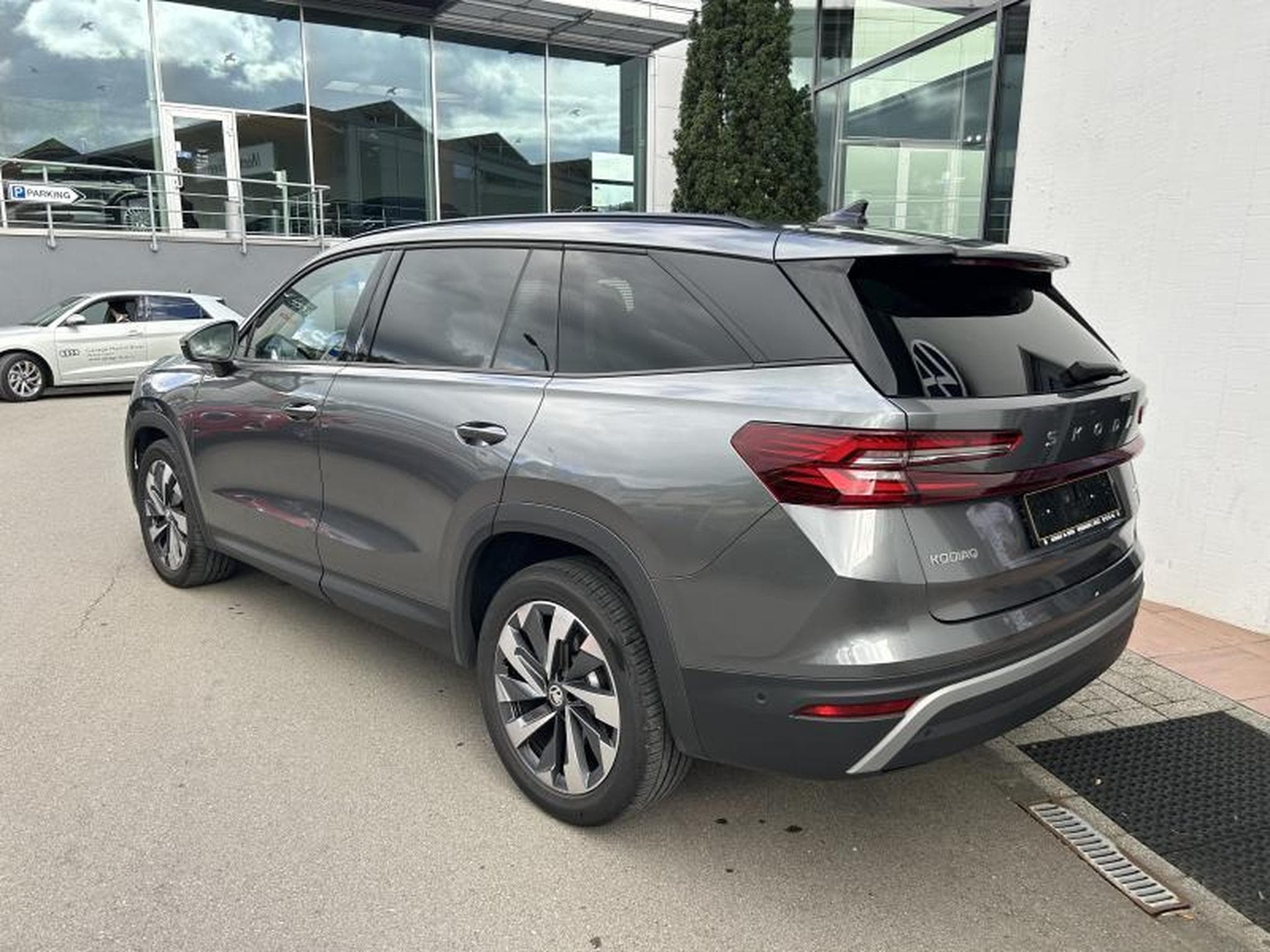 Skoda Kodiaq 4x4, 193 CV, 7 Places, cuir, toit pano, gar. 12/2024 (2024) - Photo 5