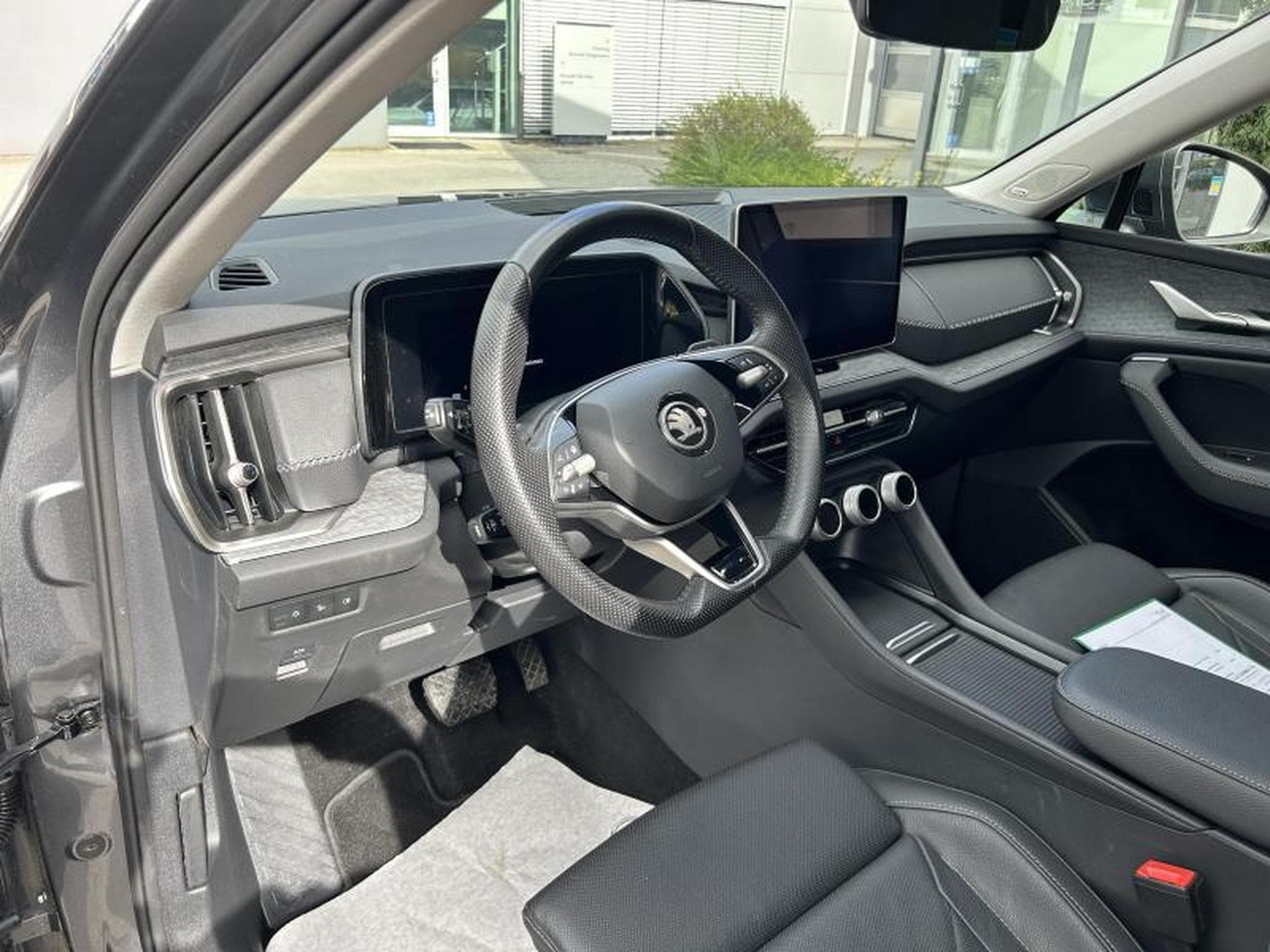 Skoda Kodiaq 4x4, 193 CV, 7 Places, cuir, toit pano, gar. 12/2024 (2024) - Photo 6
