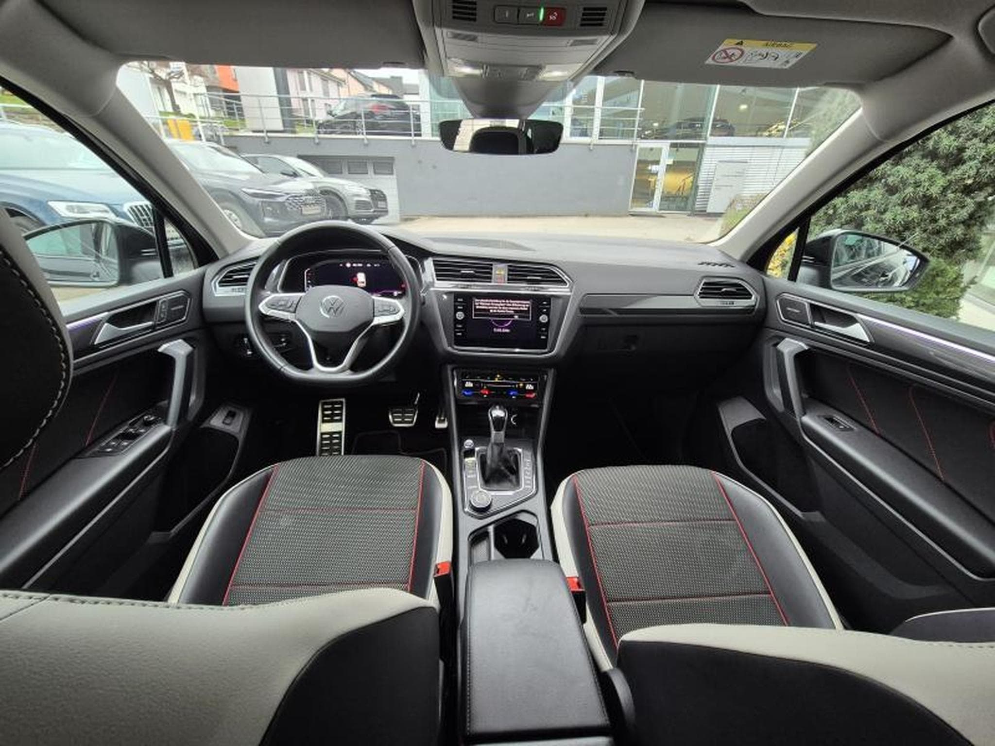 VW Tiguan 4x4, 150 CV, DSG, GPS, App Con, Att. Rem, Urban Sport (2022) - Photo 6
