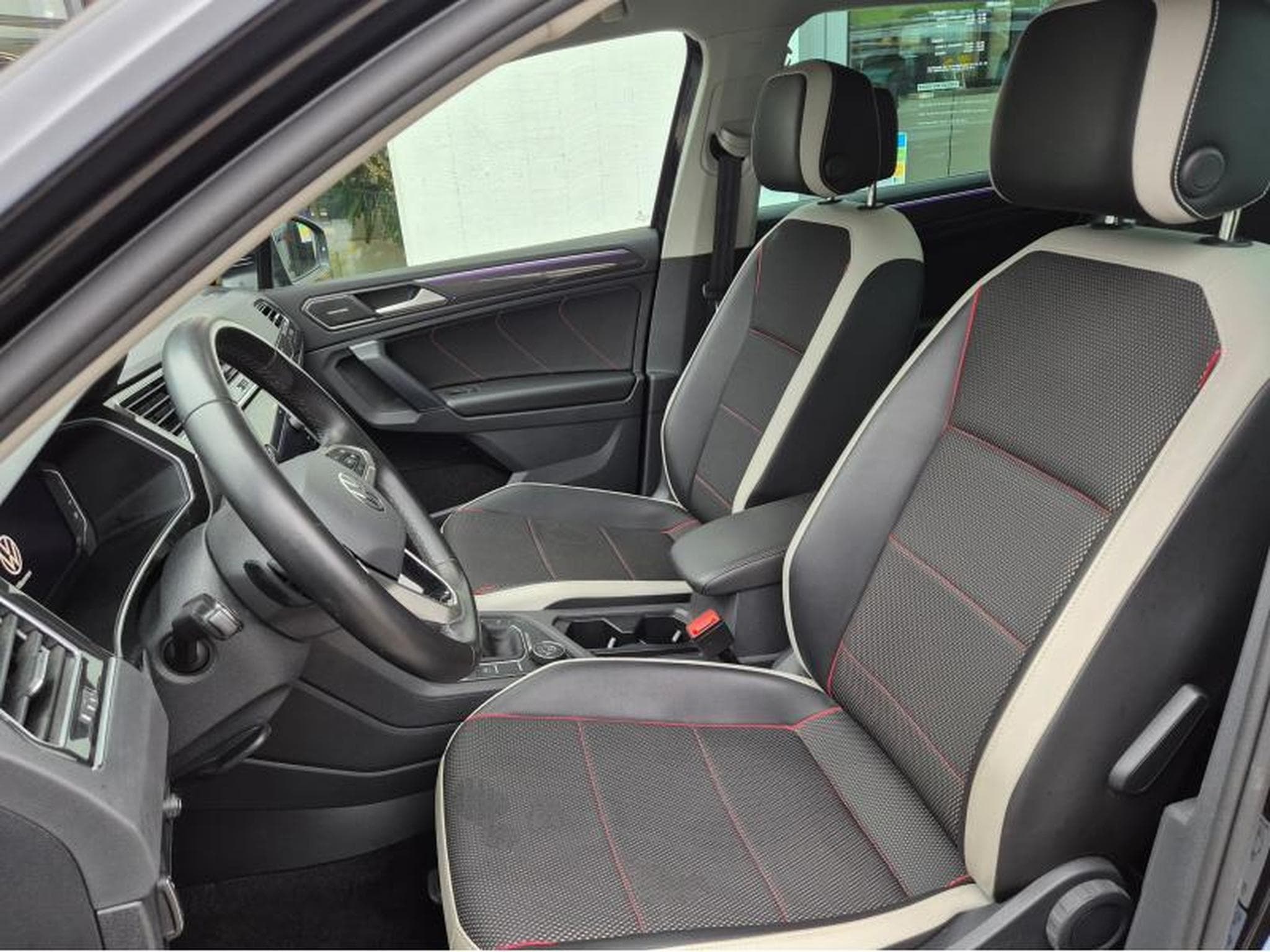 VW Tiguan 4x4, 150 CV, DSG, GPS, App Con, Att. Rem, Urban Sport (2022) - Photo 5