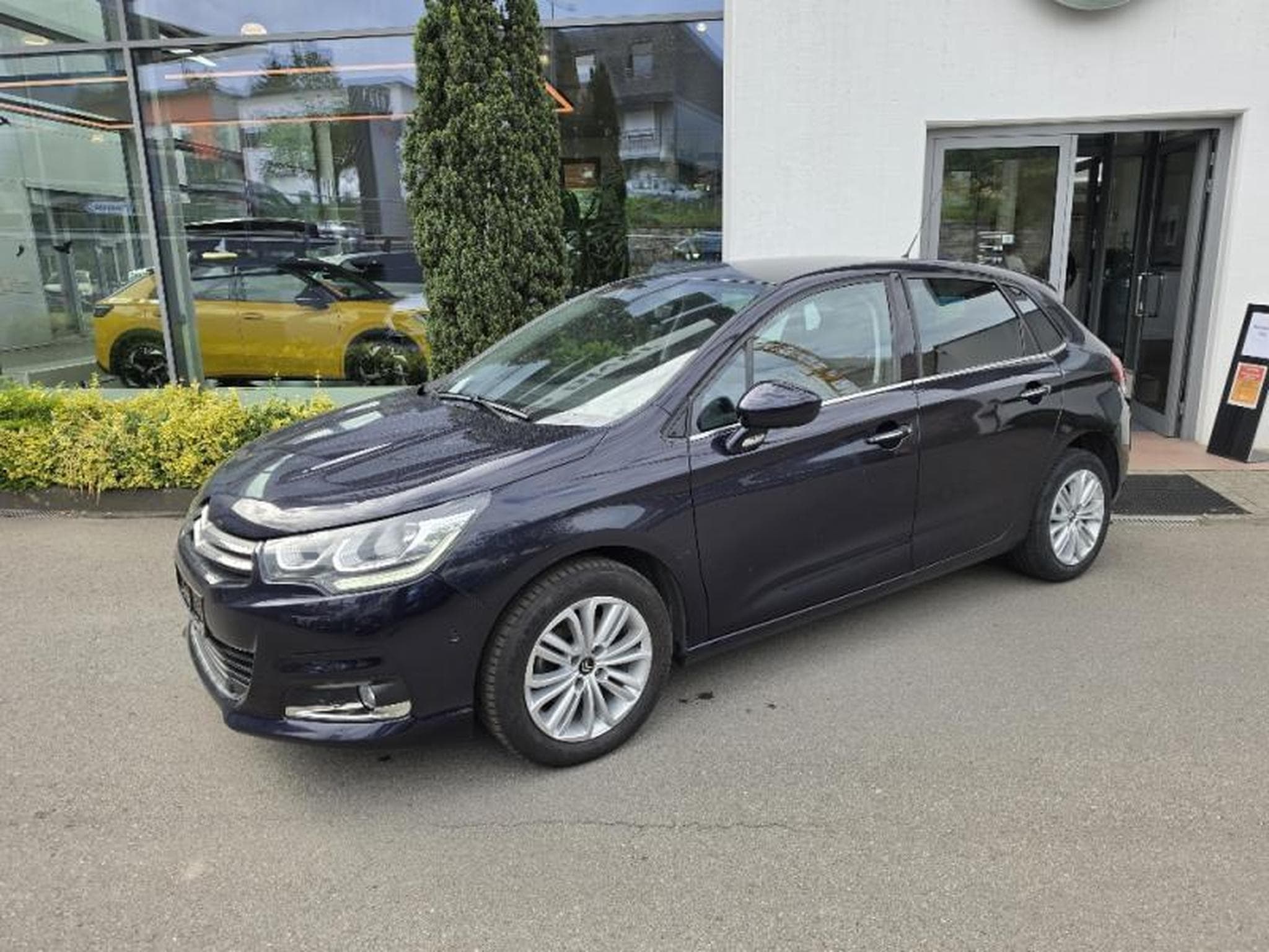Citroën C4 Shine, 6 vit. man, 1.2 essence, 130 CV (2016) - Photo 1