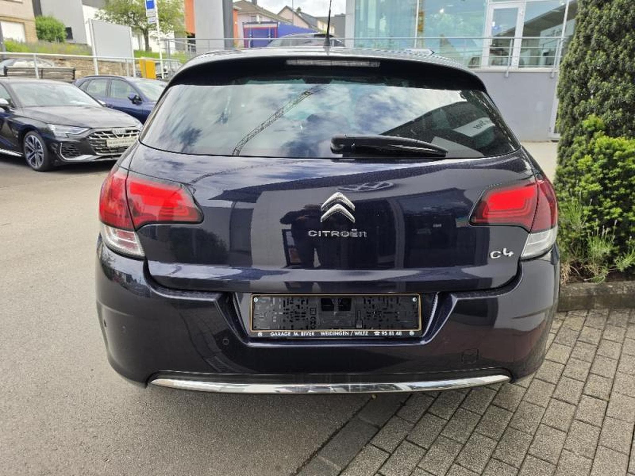 Citroën C4 Shine, 6 vit. man, 1.2 essence, 130 CV (2016) - Photo 4