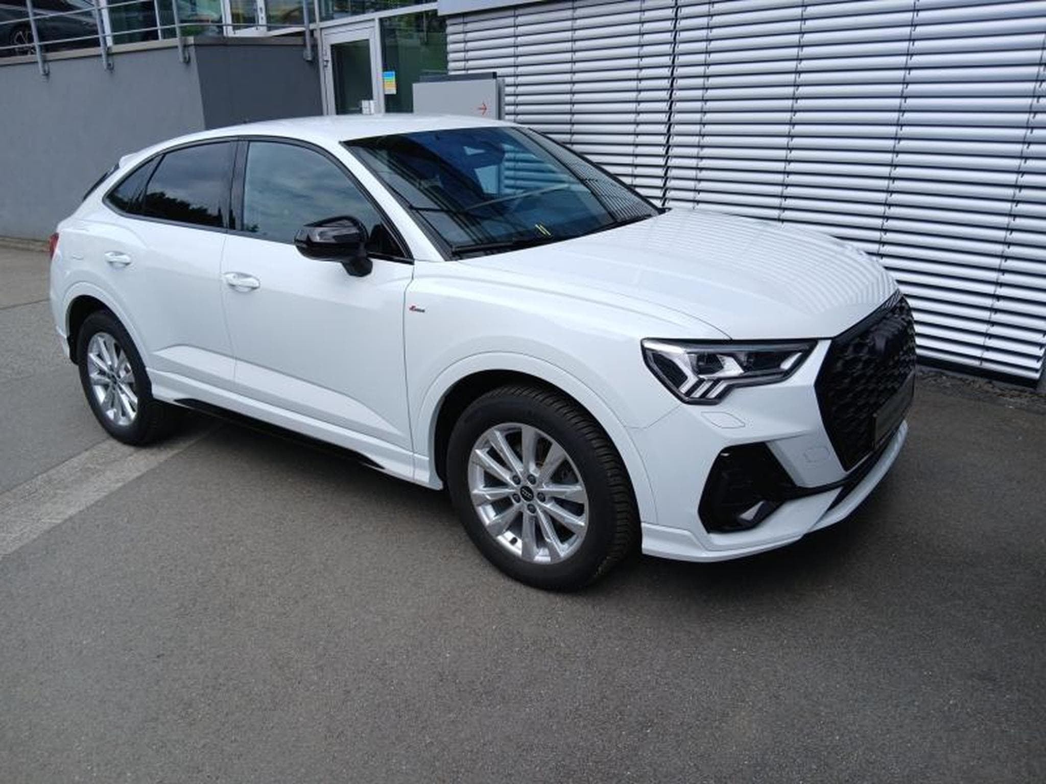 Audi Q3 Sportback S-line 35 TDI s-tronic (2025) - Photo 5