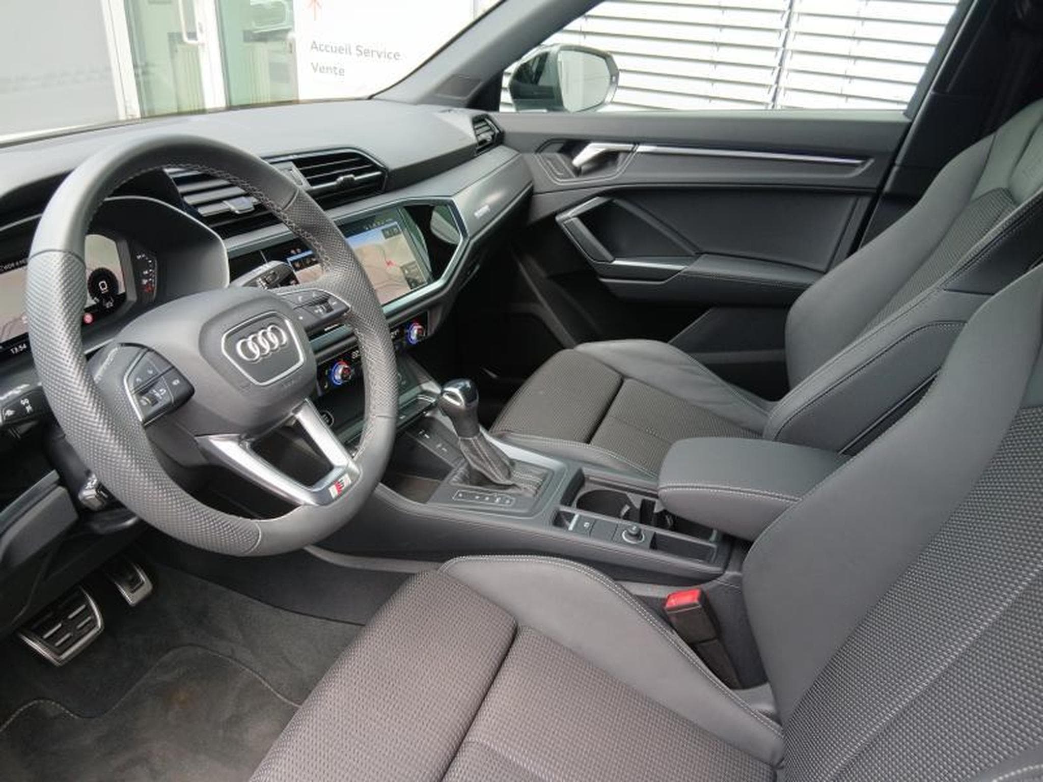 Audi Q3 Sportback S-line 35 TDI s-tronic (2025) - Photo 9