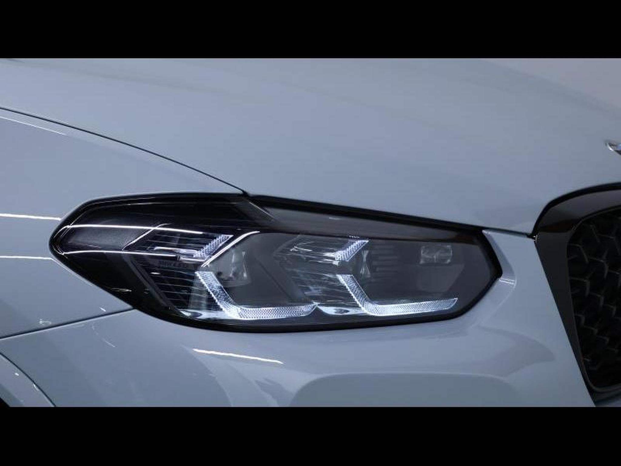 BMW X4 M SPORT Edition xDrive 20i 184 Steptronic (2022) - Foto 9