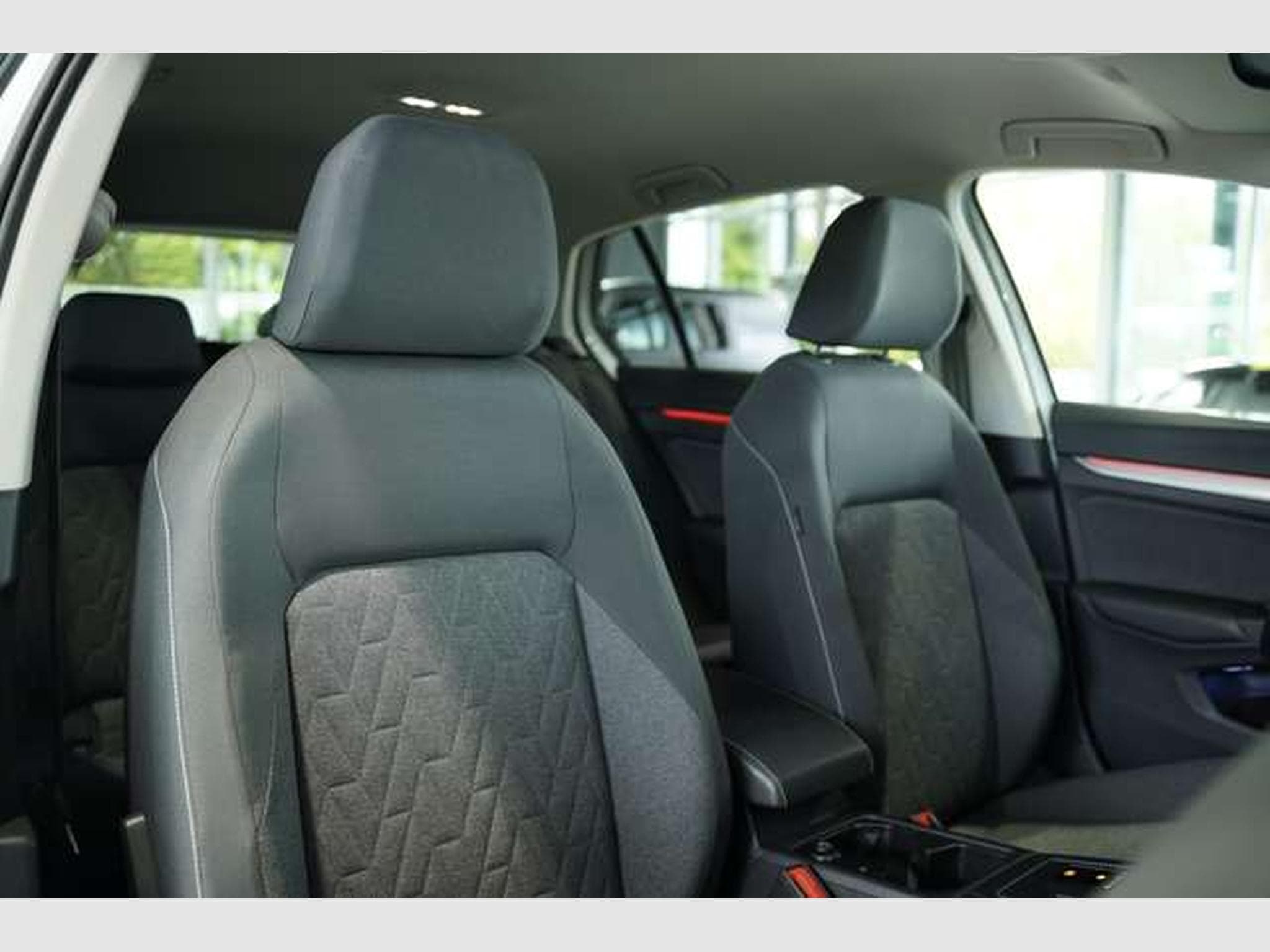 VW Golf 2.0 TDI Move *ACC *Kamera *AHK *Digital (2024) - Photo 17