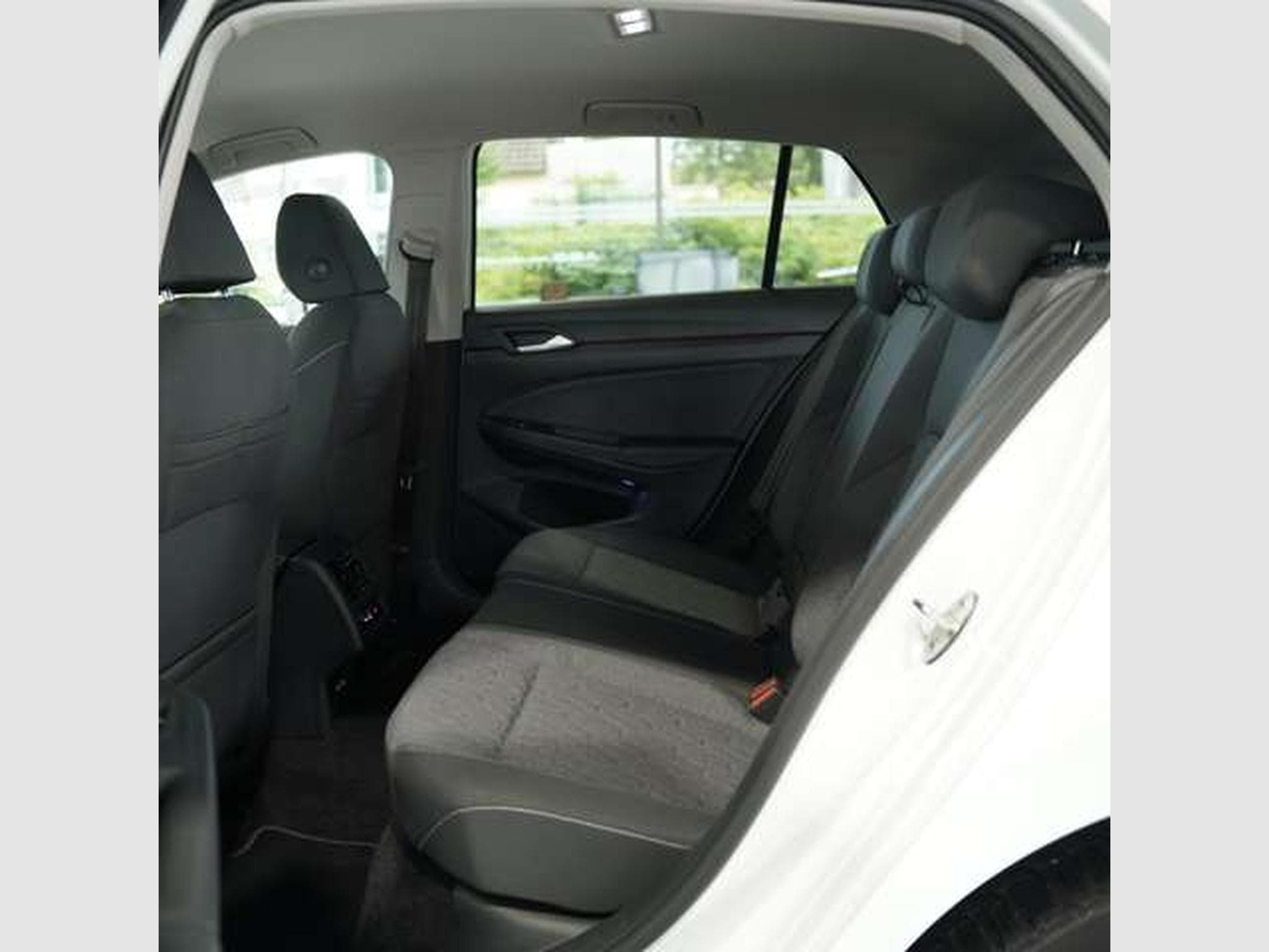 VW Golf 2.0 TDI Move *ACC *Kamera *AHK *Digital (2024) - Photo 20