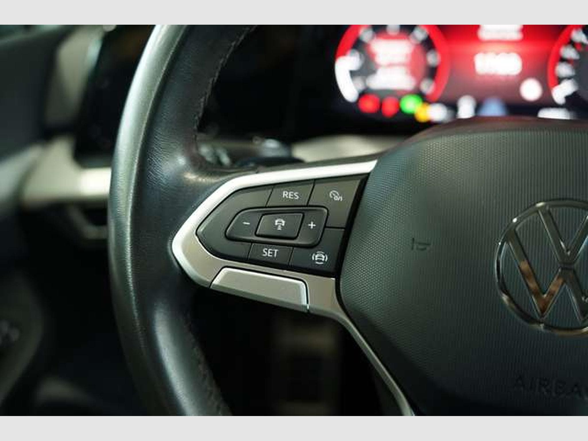 VW Golf 2.0 TDI Move *ACC *Kamera *AHK *Digital (2024) - Photo 36