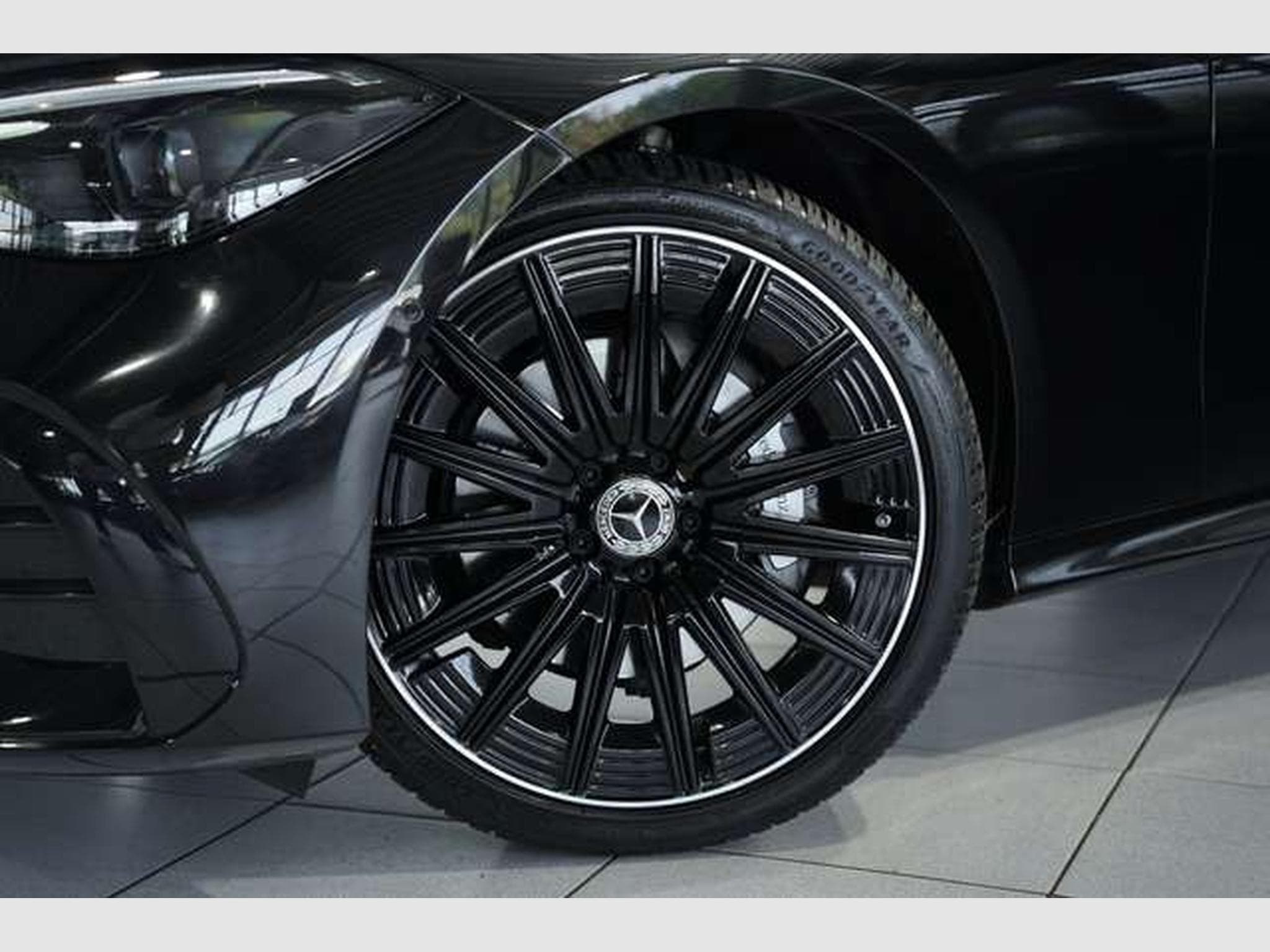 Mercedes CLE 300 4M Cabrio AMG Premium+ *20*Night*Carbon (2024) - Photo 3